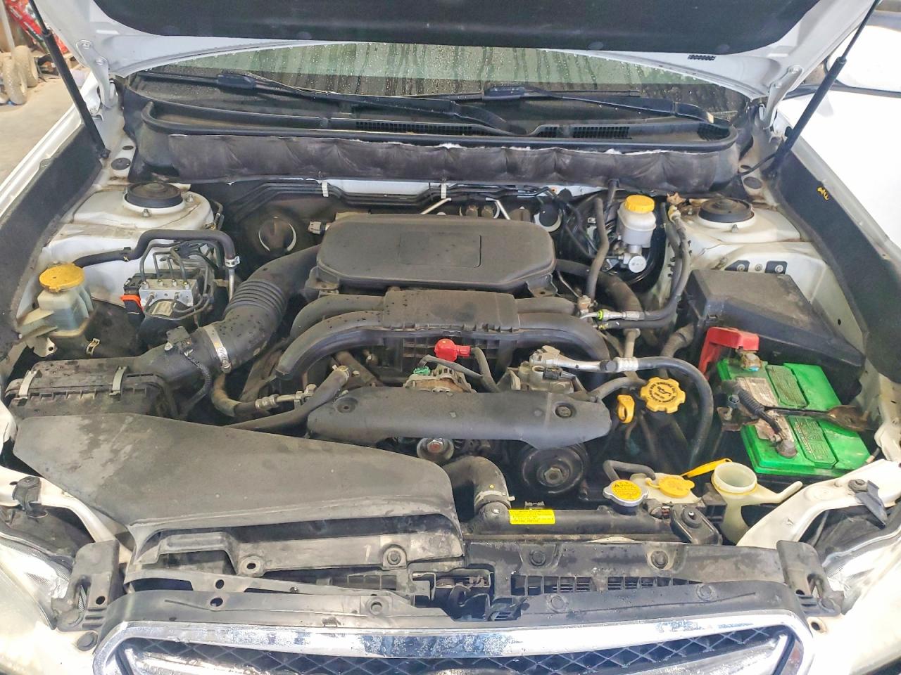 2010 Subaru Legacy 2.5i Premium Белый vin: 4S3BMBF60A3222915