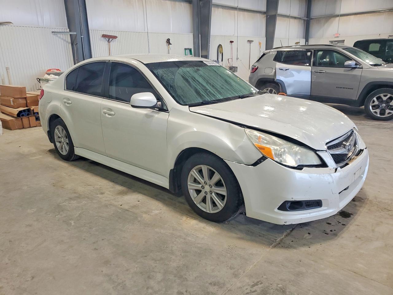 2010 Subaru Legacy 2.5i Premium Белый vin: 4S3BMBF60A3222915