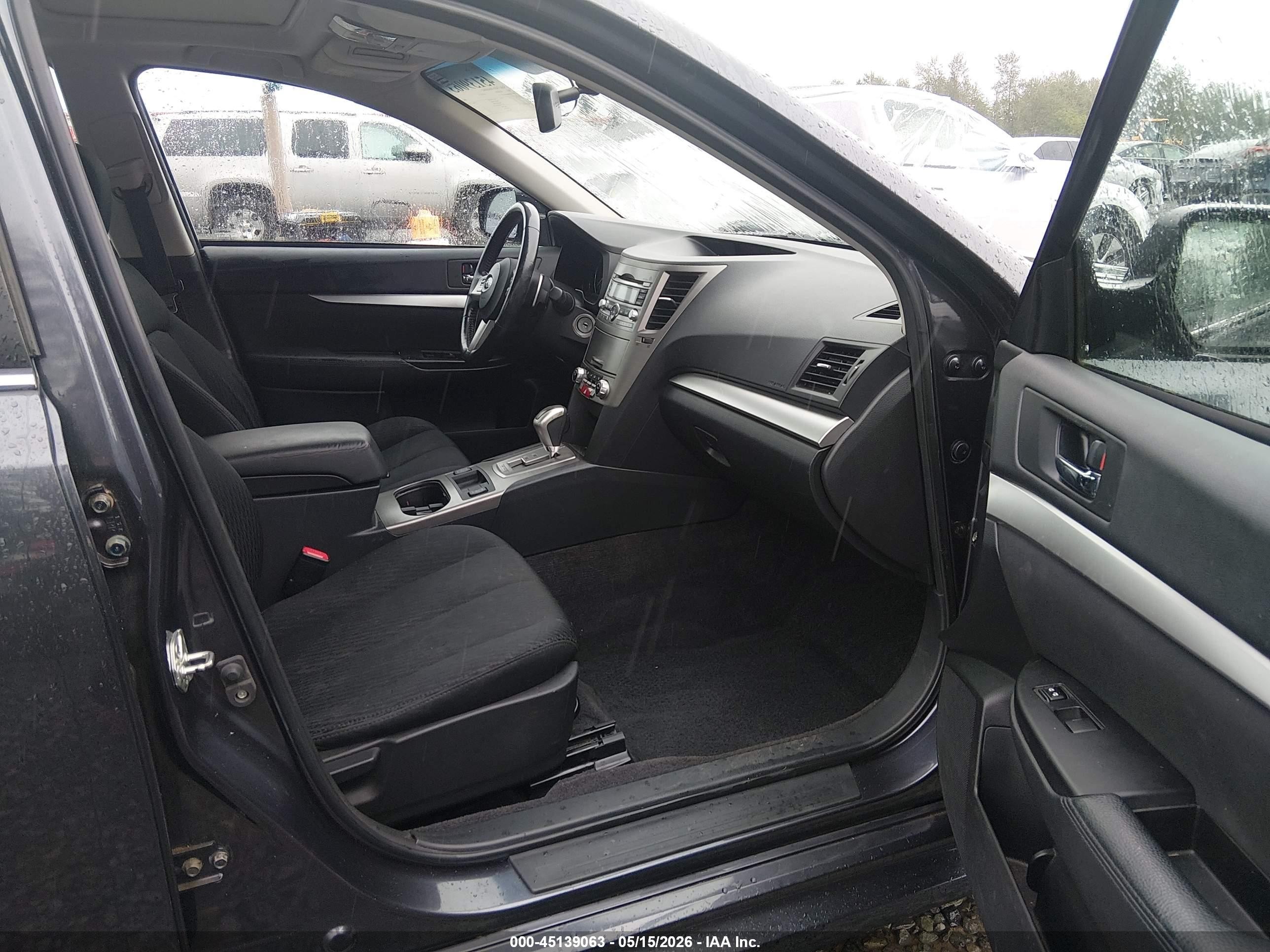 2010 Subaru Legacy 2.5i Premium Серый vin: 4S3BMBG60A3222119