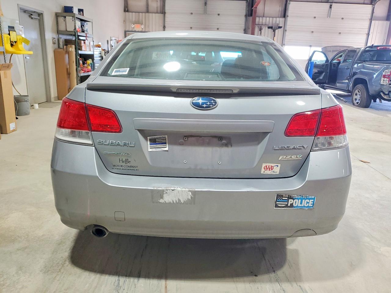 2011 Subaru Legacy 2.5i Premium Silver vin: 4S3BMBG60B3222977