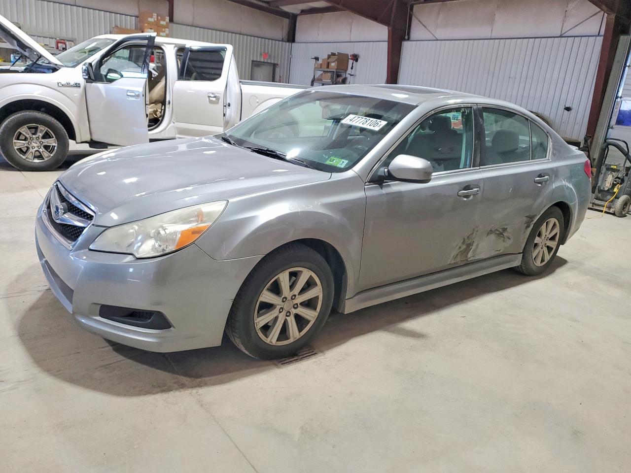 2011 Subaru Legacy 2.5i Premium Серебряный vin: 4S3BMBG60B3222977