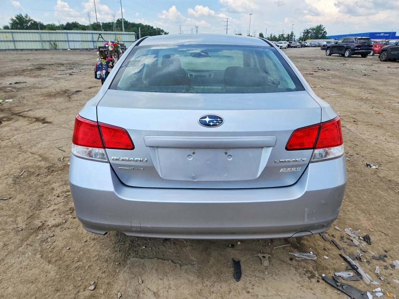2013 Subaru Legacy 2.5i Premium Серебряный vin: 4S3BMBG60D3005450