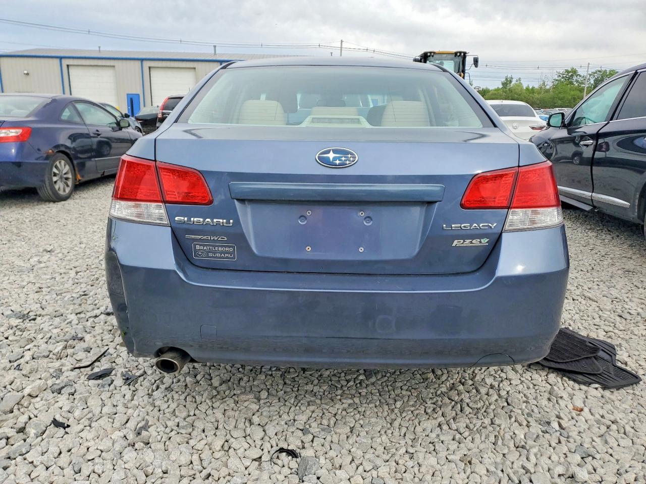 2013 Subaru Legacy 2.5i Premium Blue vin: 4S3BMBG60D3008414