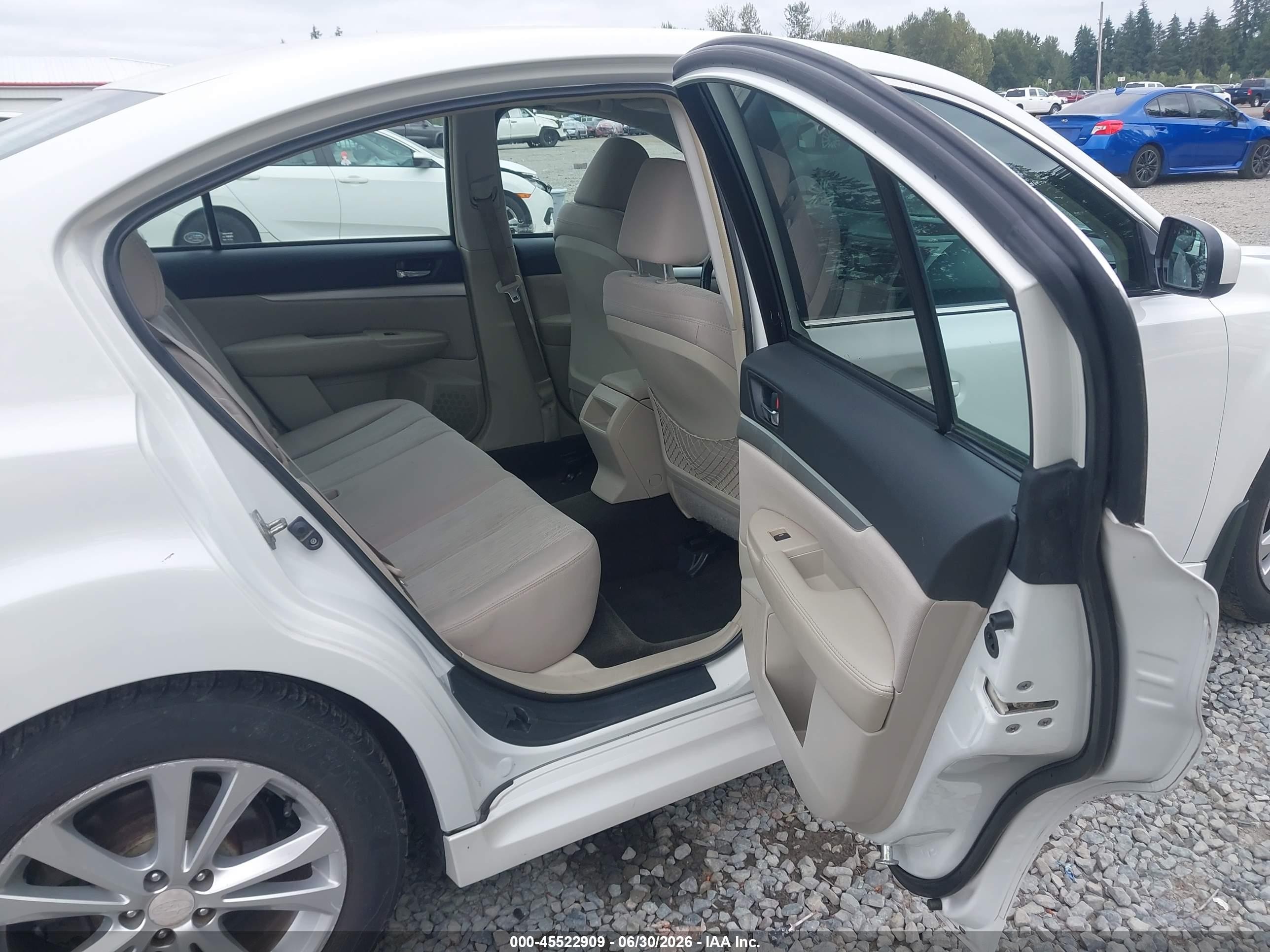 2013 Subaru Legacy 2.5i Premium White vin: 4S3BMBG60D3046208