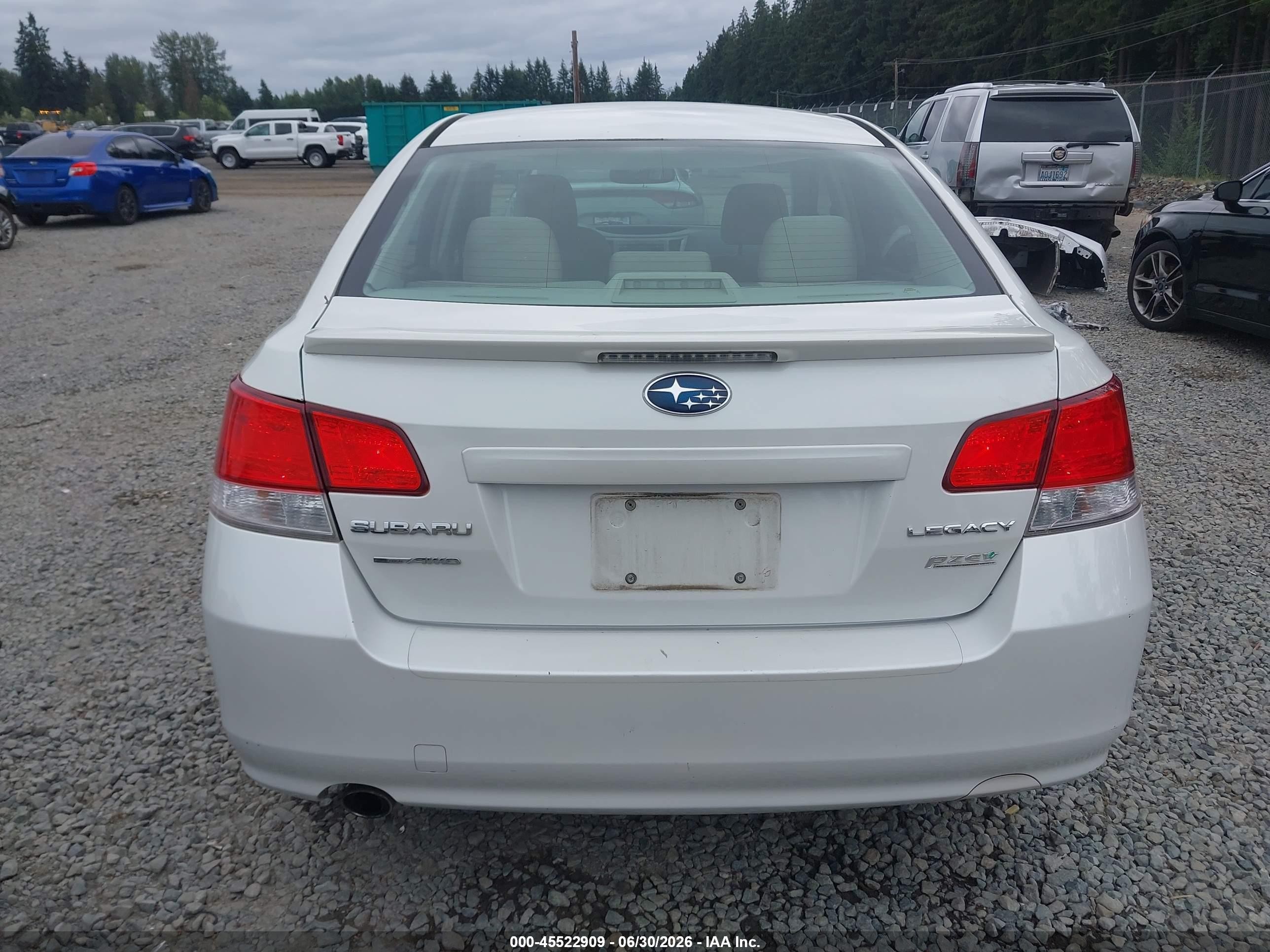 2013 Subaru Legacy 2.5i Premium White vin: 4S3BMBG60D3046208