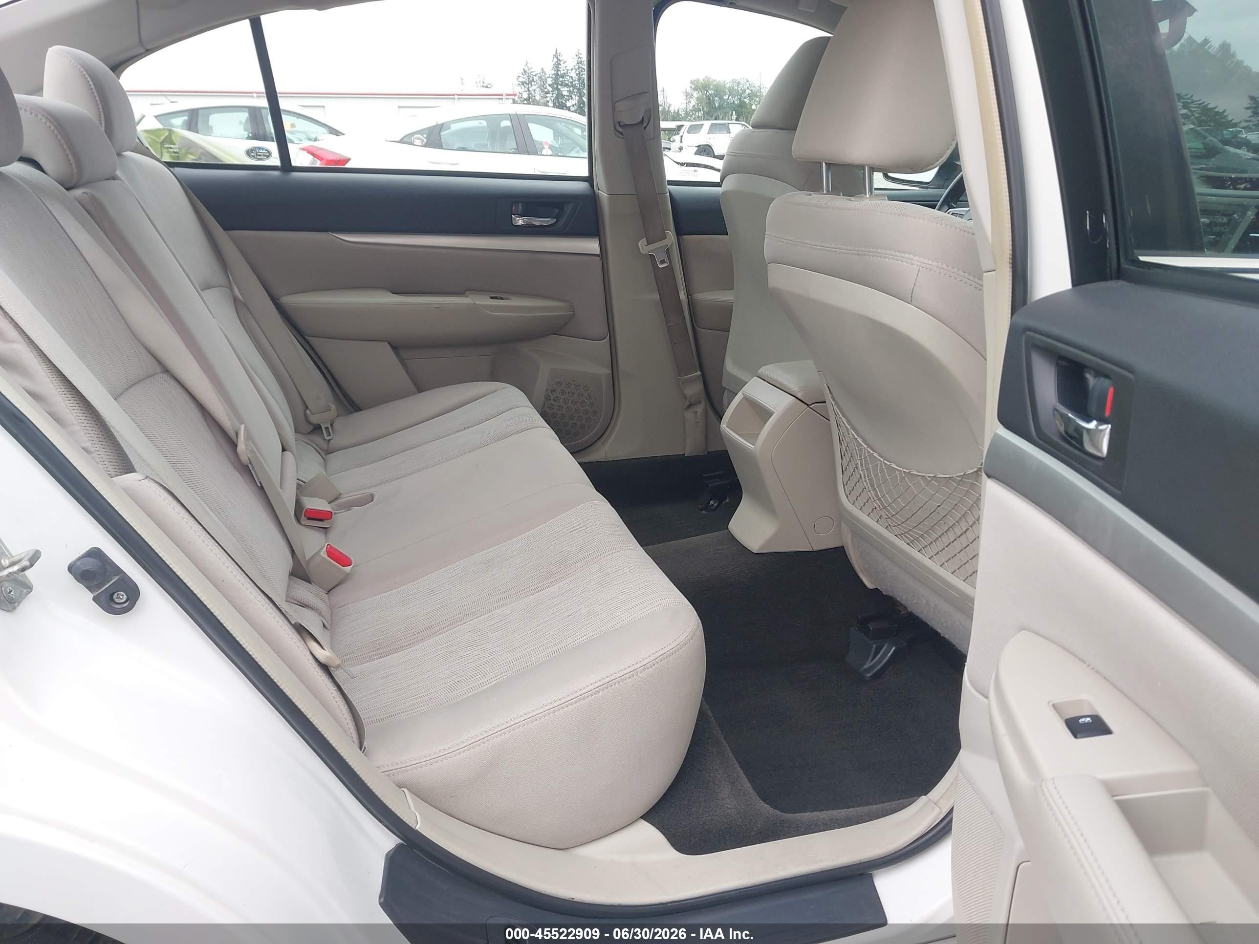 2013 Subaru Legacy 2.5i Premium White vin: 4S3BMBG60D3046208
