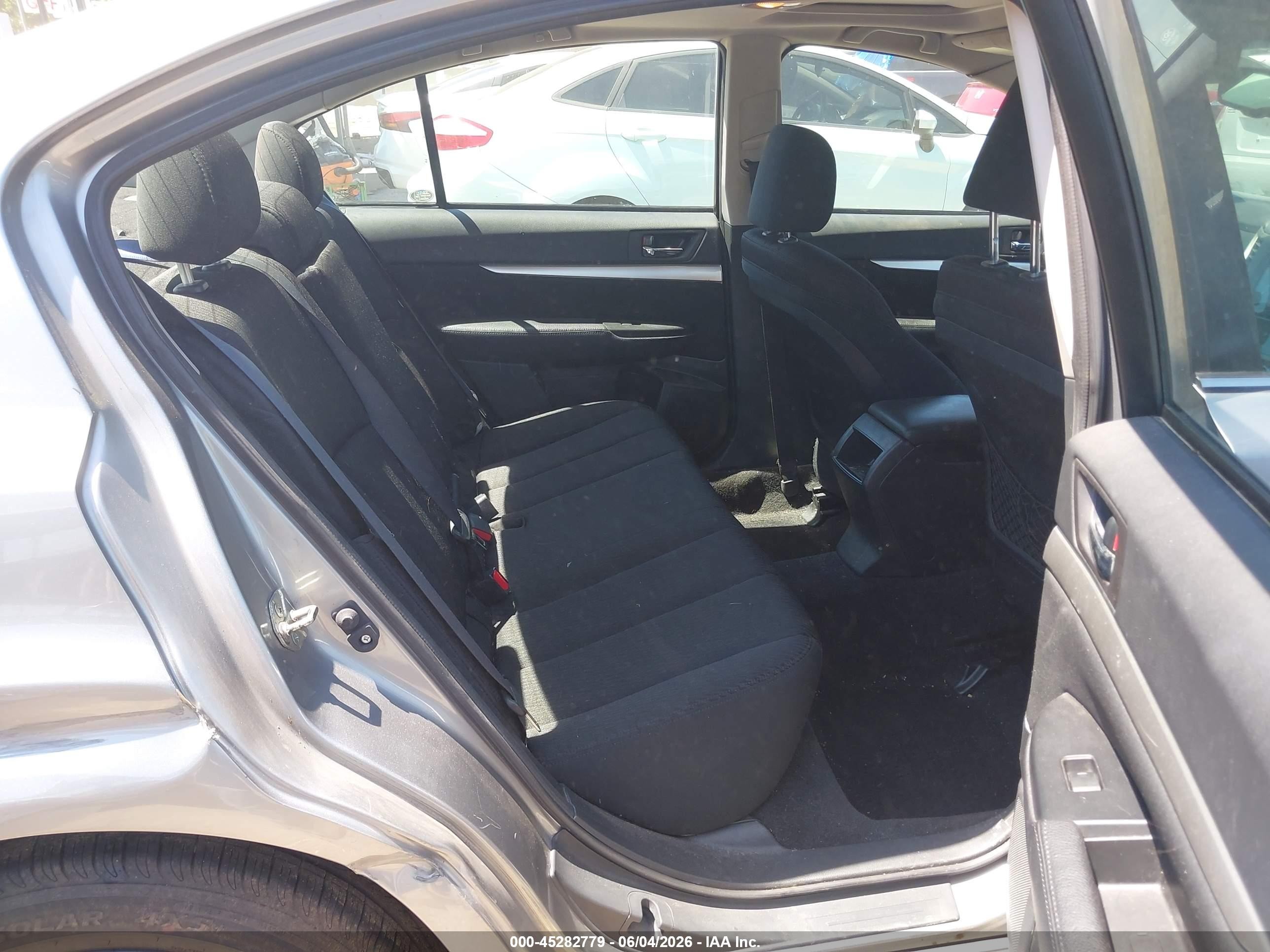 2011 Subaru Legacy 2.5i Premium Silver vin: 4S3BMBG61B3218596