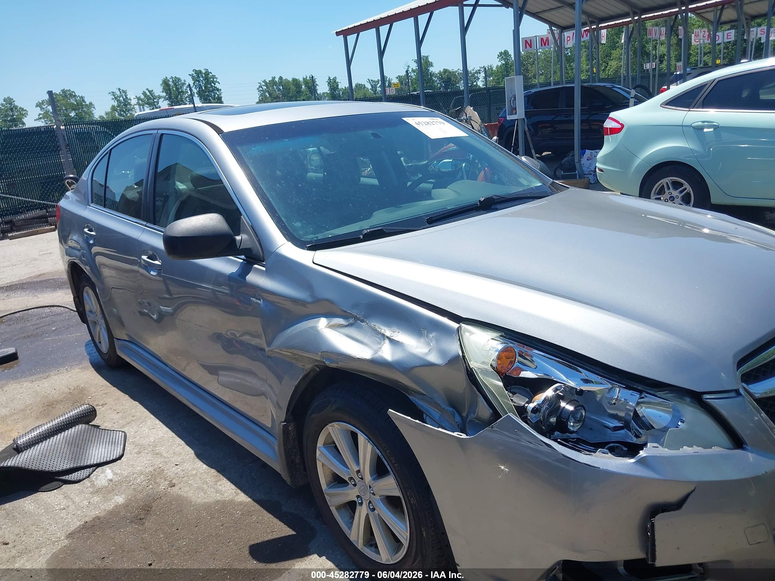 2011 Subaru Legacy 2.5i Premium Silver vin: 4S3BMBG61B3218596