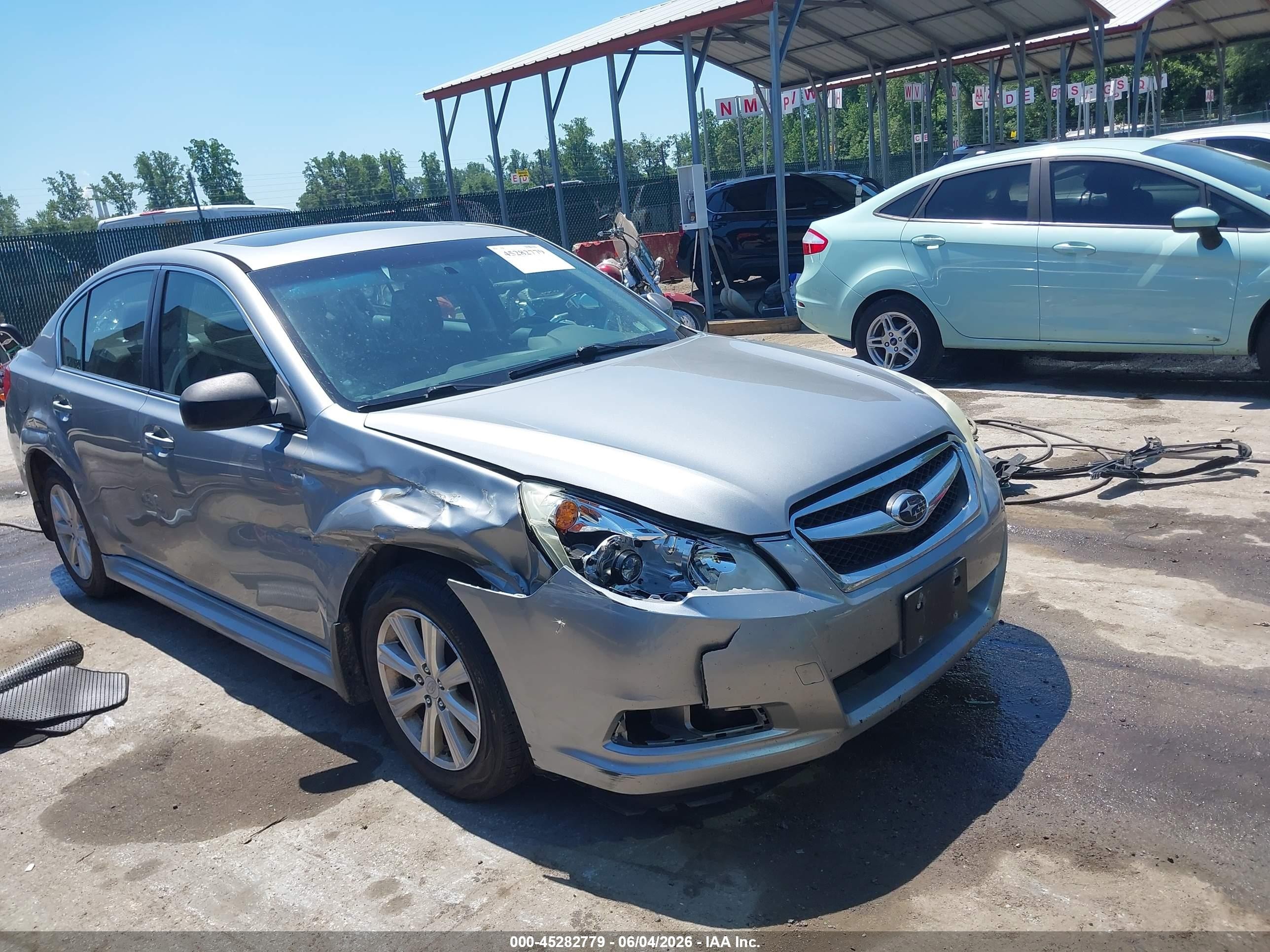 2011 Subaru Legacy 2.5i Premium Silver vin: 4S3BMBG61B3218596