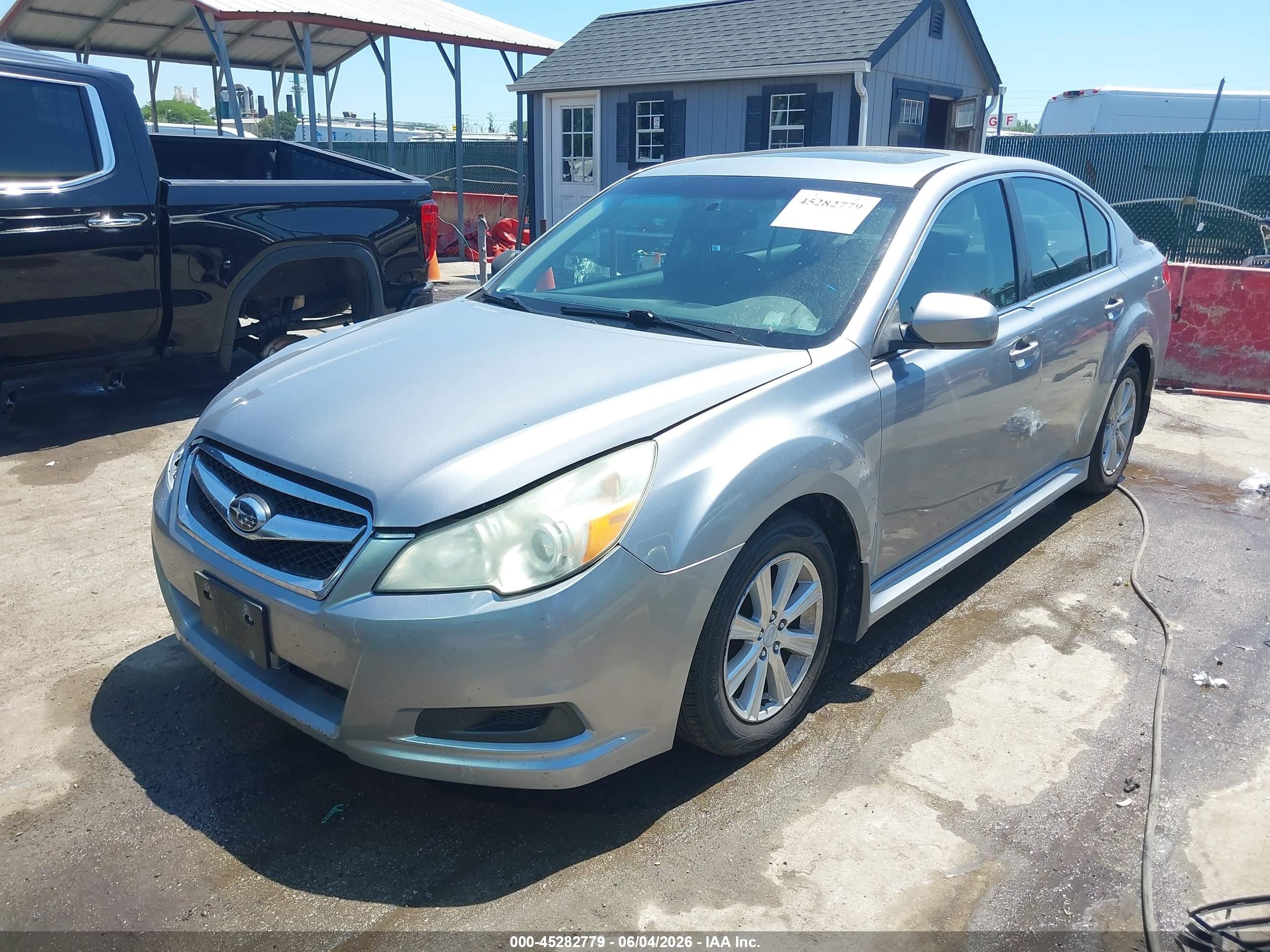 2011 Subaru Legacy 2.5i Premium Silver vin: 4S3BMBG61B3218596