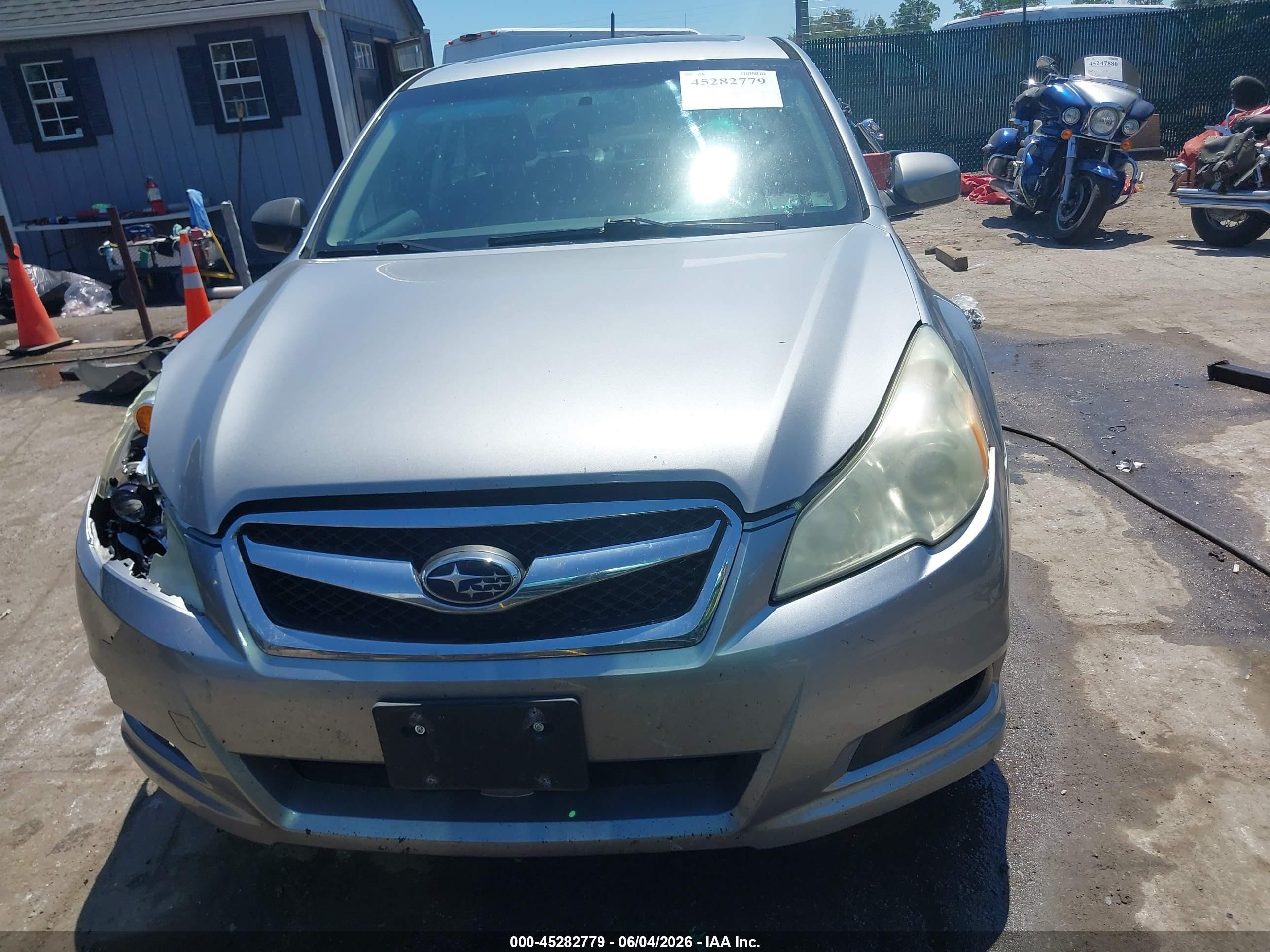 2011 Subaru Legacy 2.5i Premium Silver vin: 4S3BMBG61B3218596