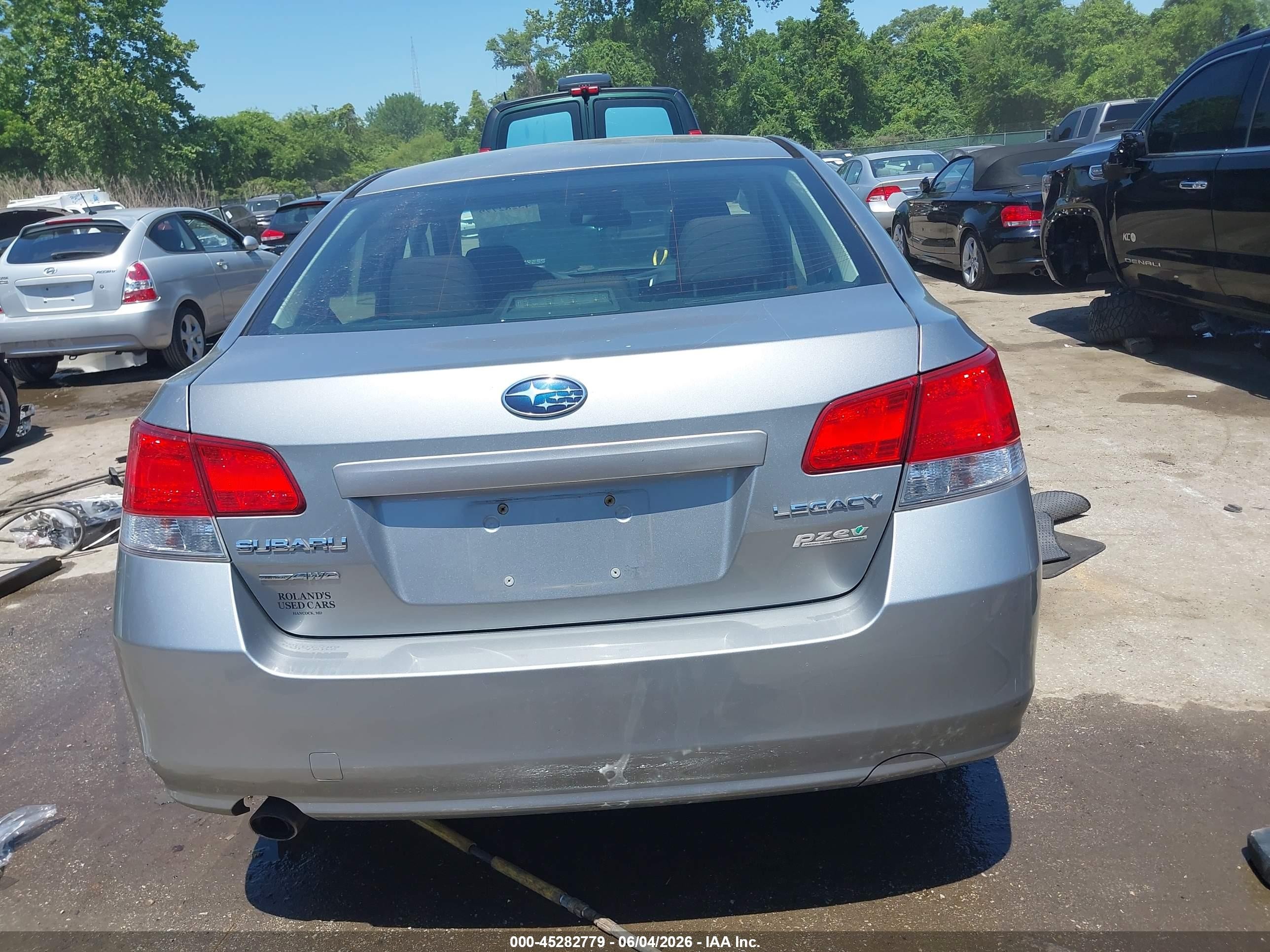 2011 Subaru Legacy 2.5i Premium Silver vin: 4S3BMBG61B3218596