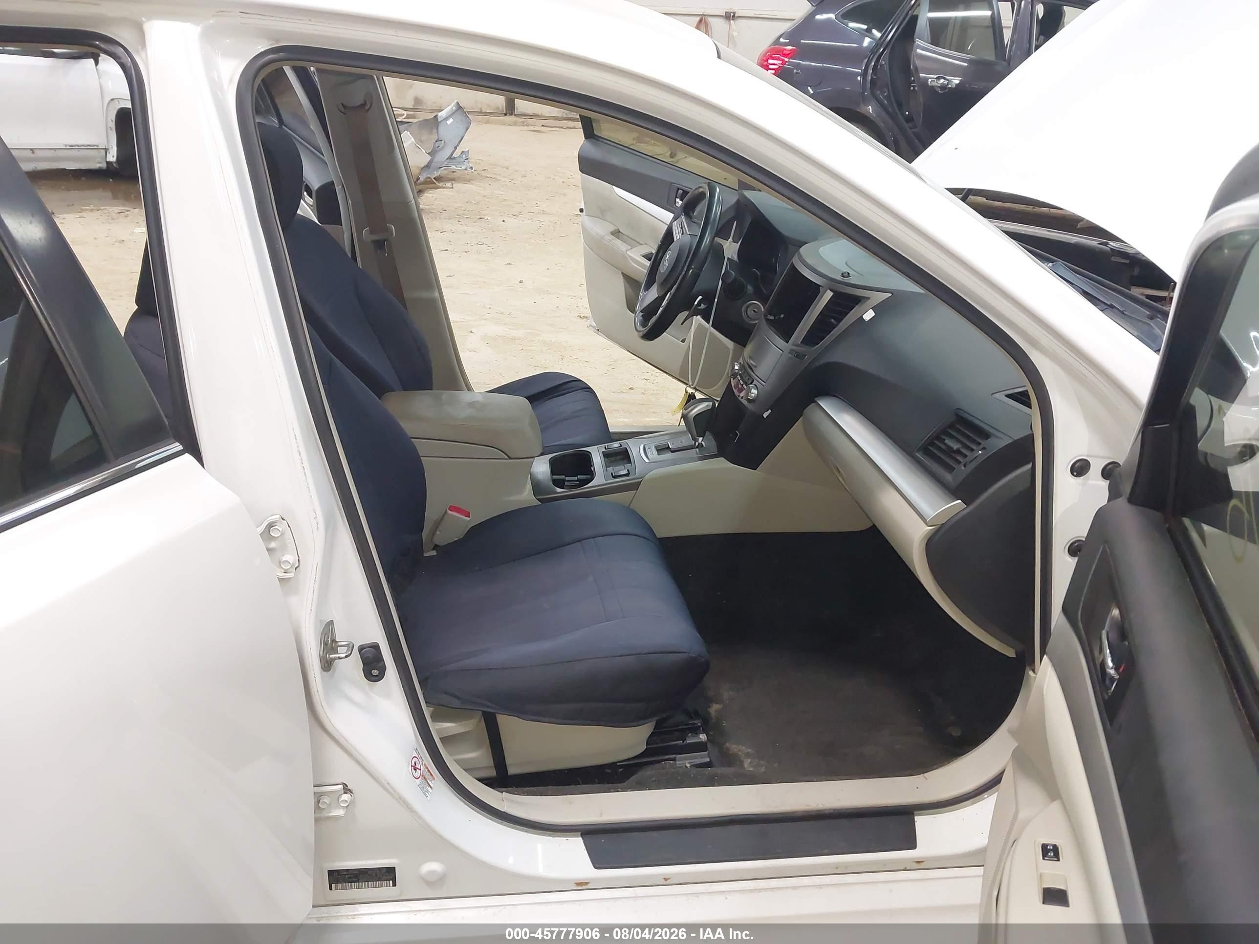 2011 Subaru Legacy 2.5i Premium White vin: 4S3BMBG61B3258080