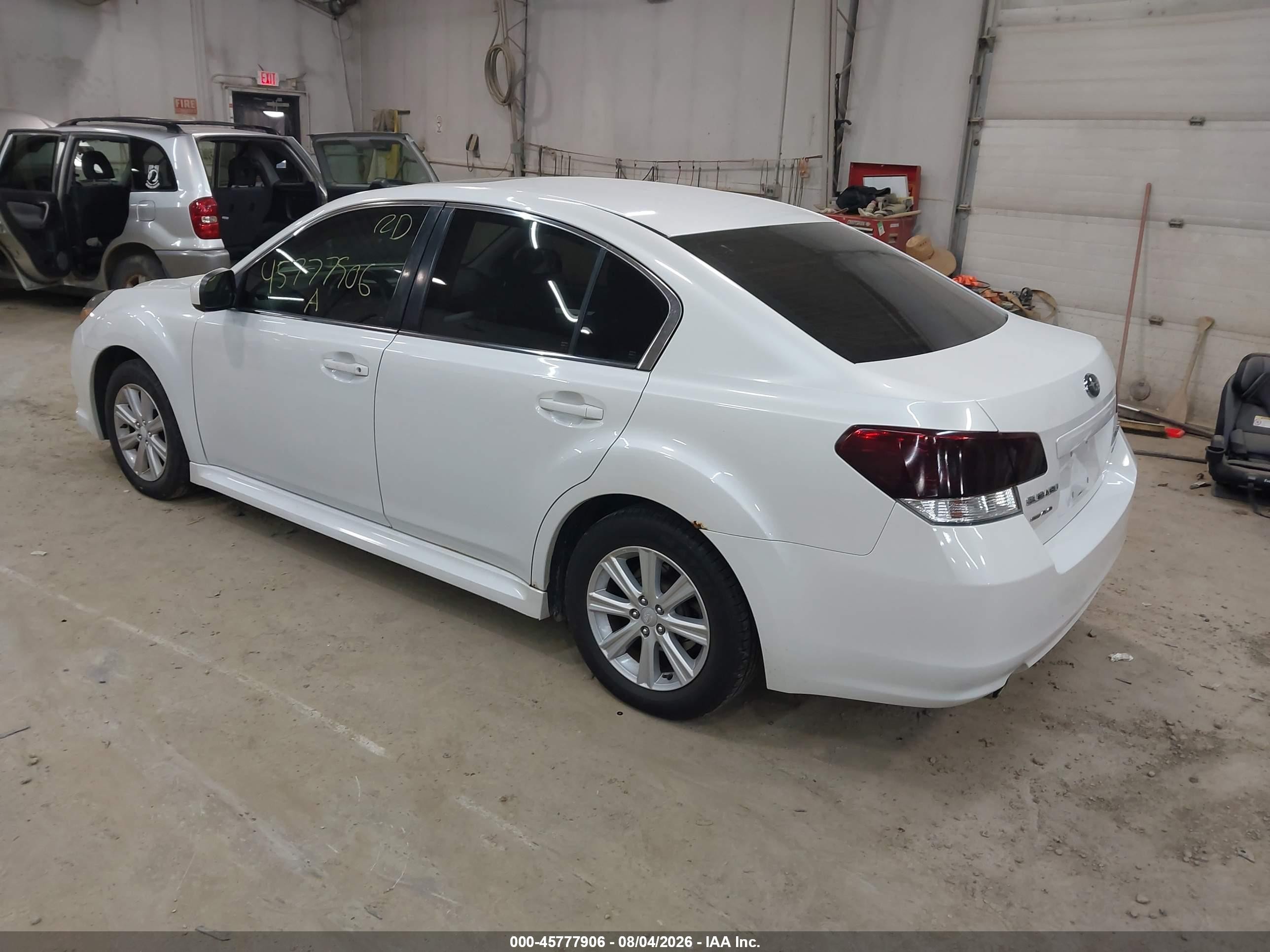 2011 Subaru Legacy 2.5i Premium White vin: 4S3BMBG61B3258080