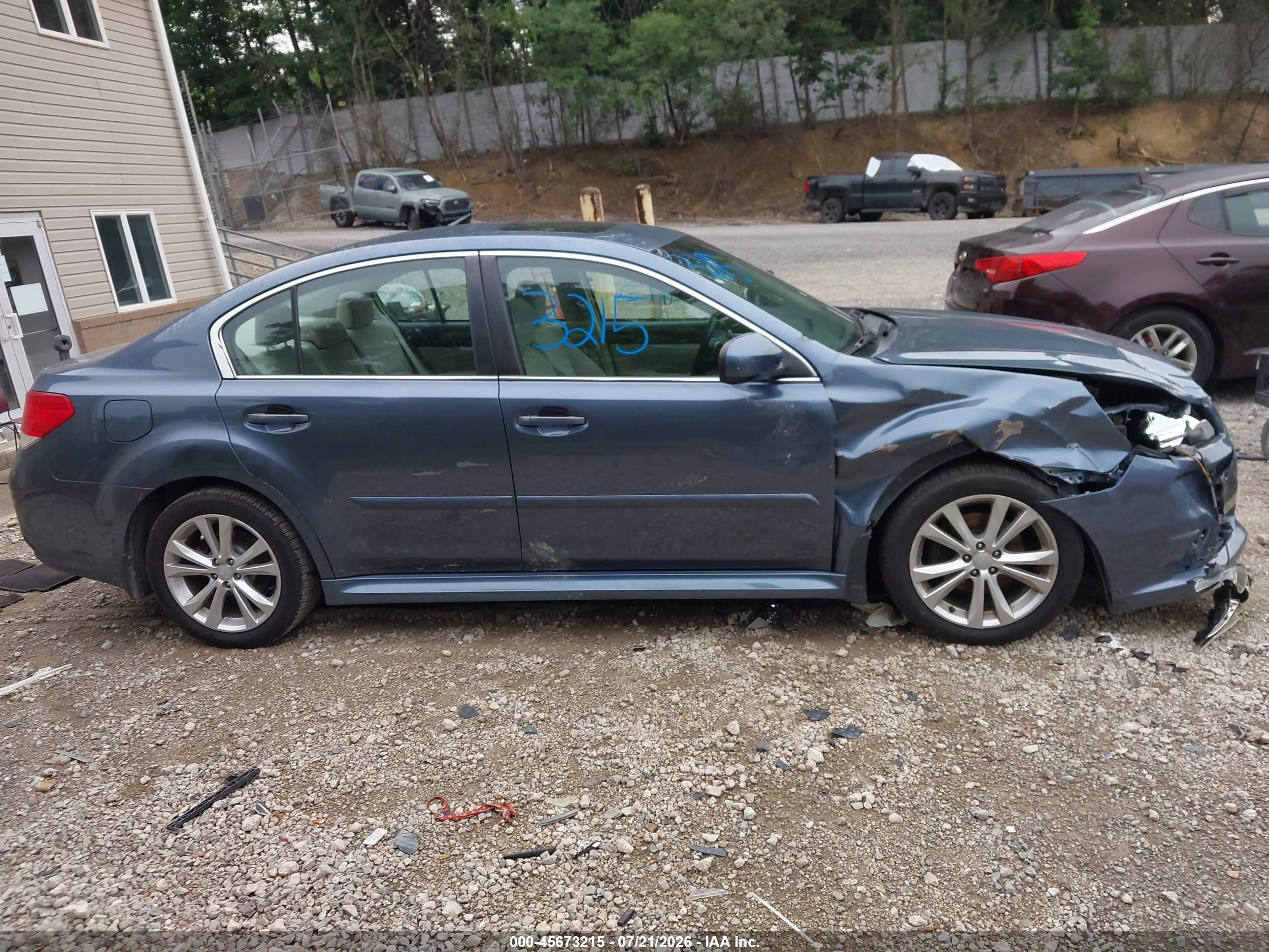 2013 Subaru Legacy 2.5i Premium Blue vin: 4S3BMBG62D3003571