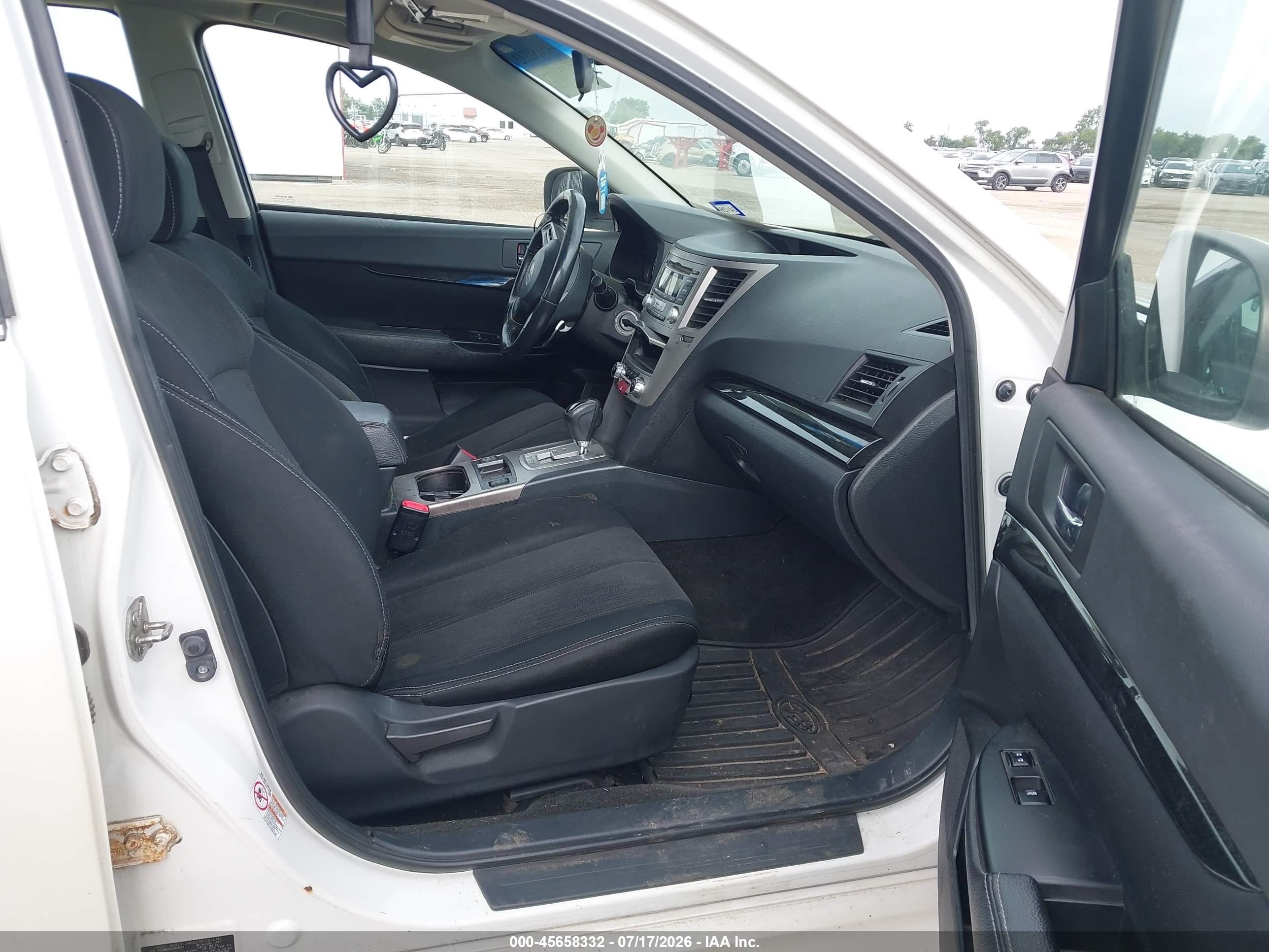 2013 Subaru Legacy 2.5 I Sport White vin: 4S3BMBG62D3025831