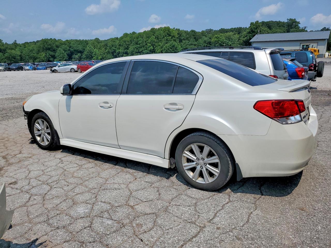 2010 Subaru Legacy 2.5i Premium White vin: 4S3BMBG63A3216542