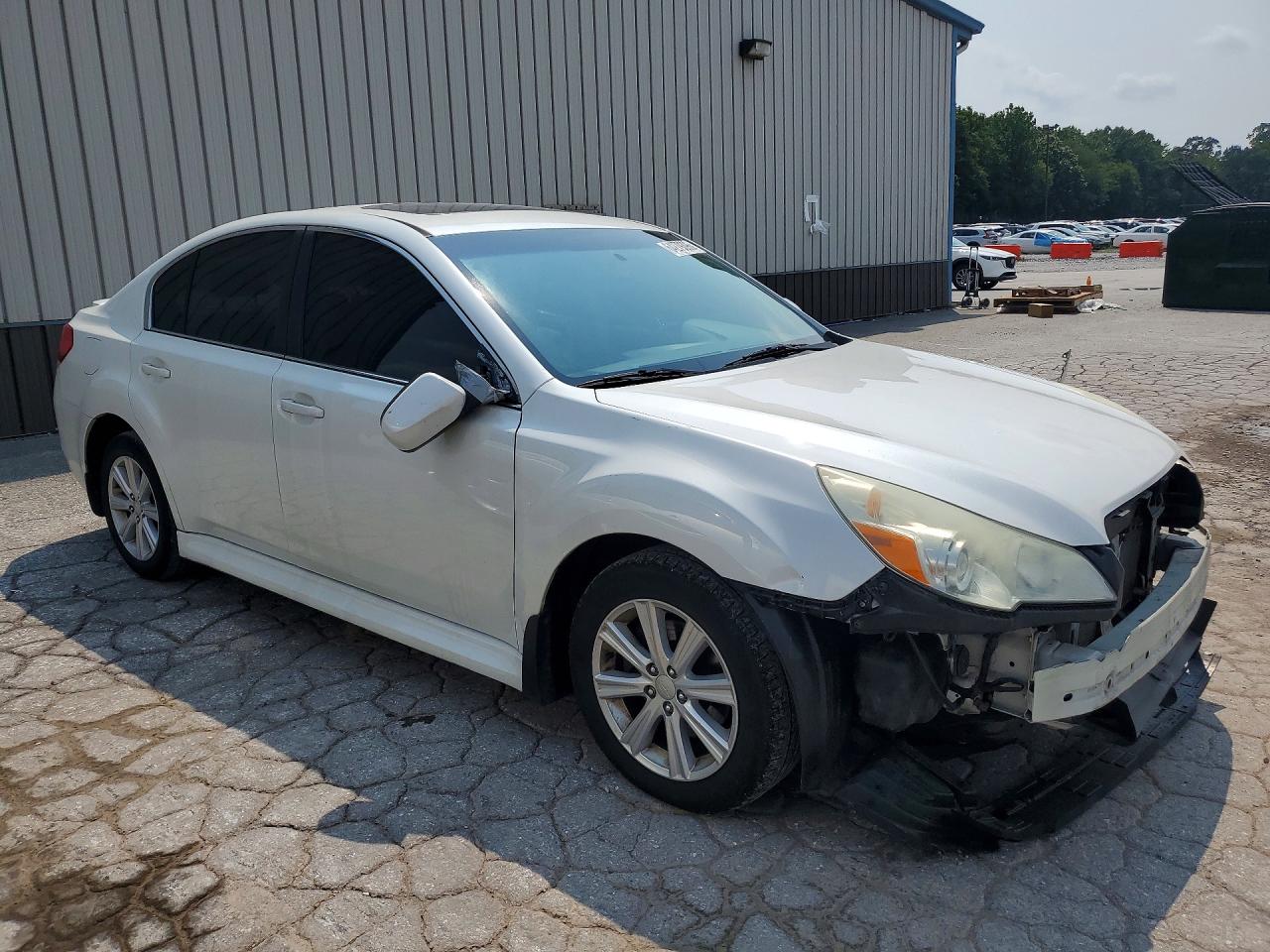 2010 Subaru Legacy 2.5i Premium White vin: 4S3BMBG63A3216542