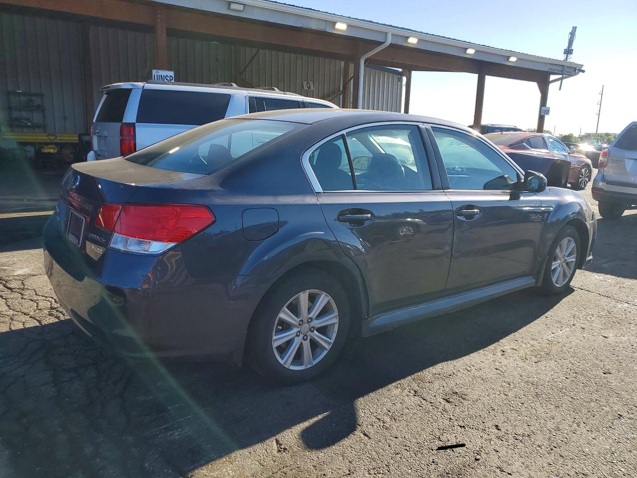 2011 Subaru Legacy 2.5i Premium Gray vin: 4S3BMBG64B3217555