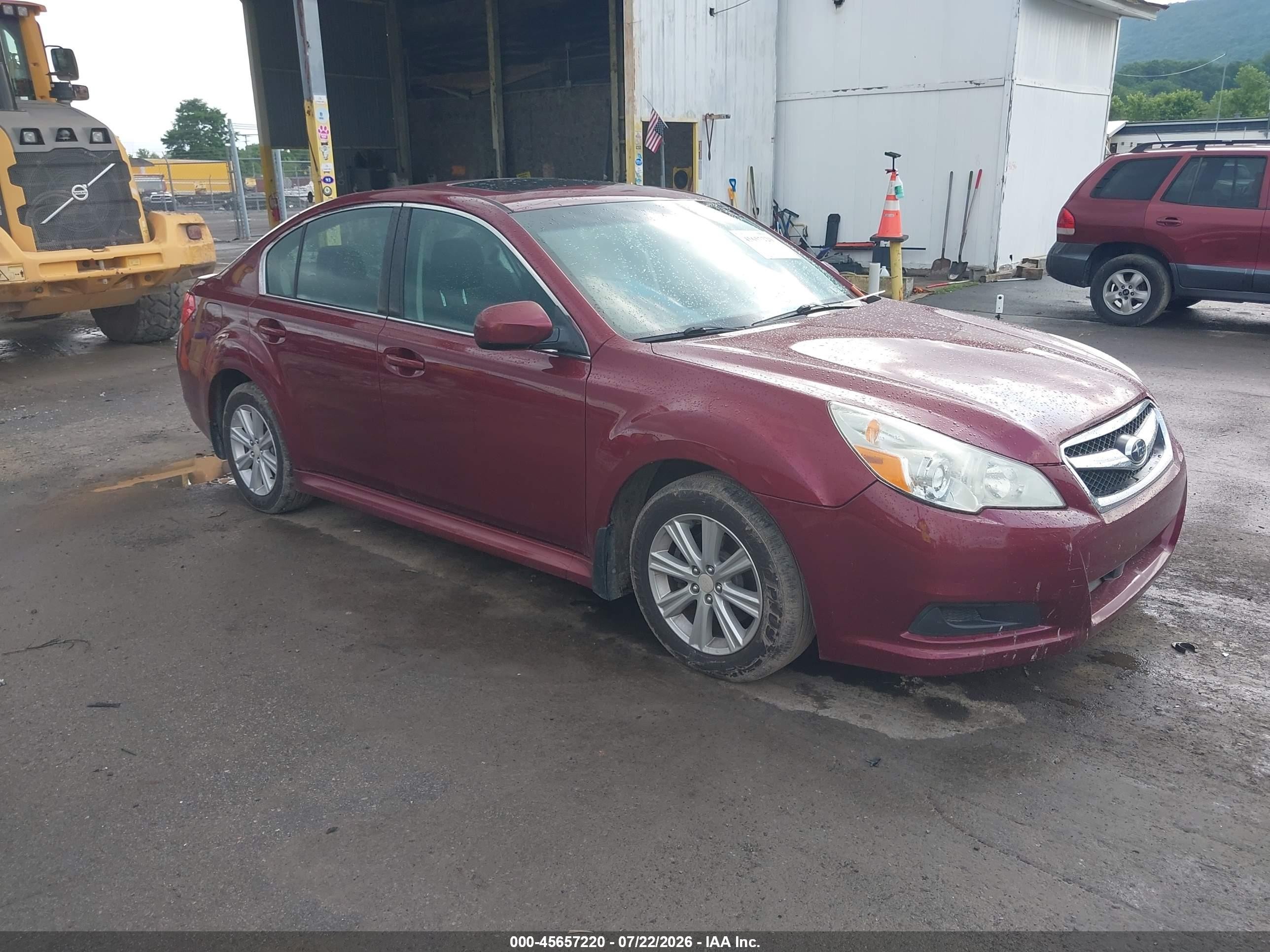 2011 Subaru Legacy 2.5i Premium Красный vin: 4S3BMBG64B3252161