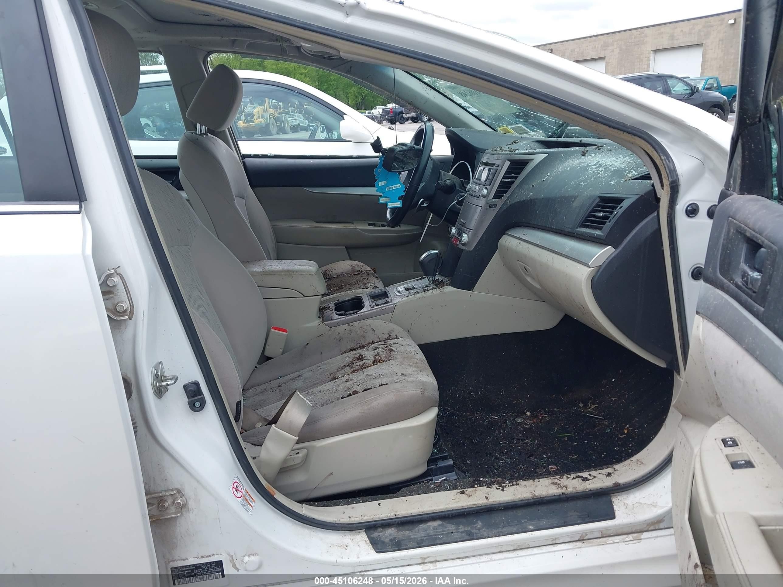 2013 Subaru Legacy 2.5i Premium White vin: 4S3BMBG64D3006276