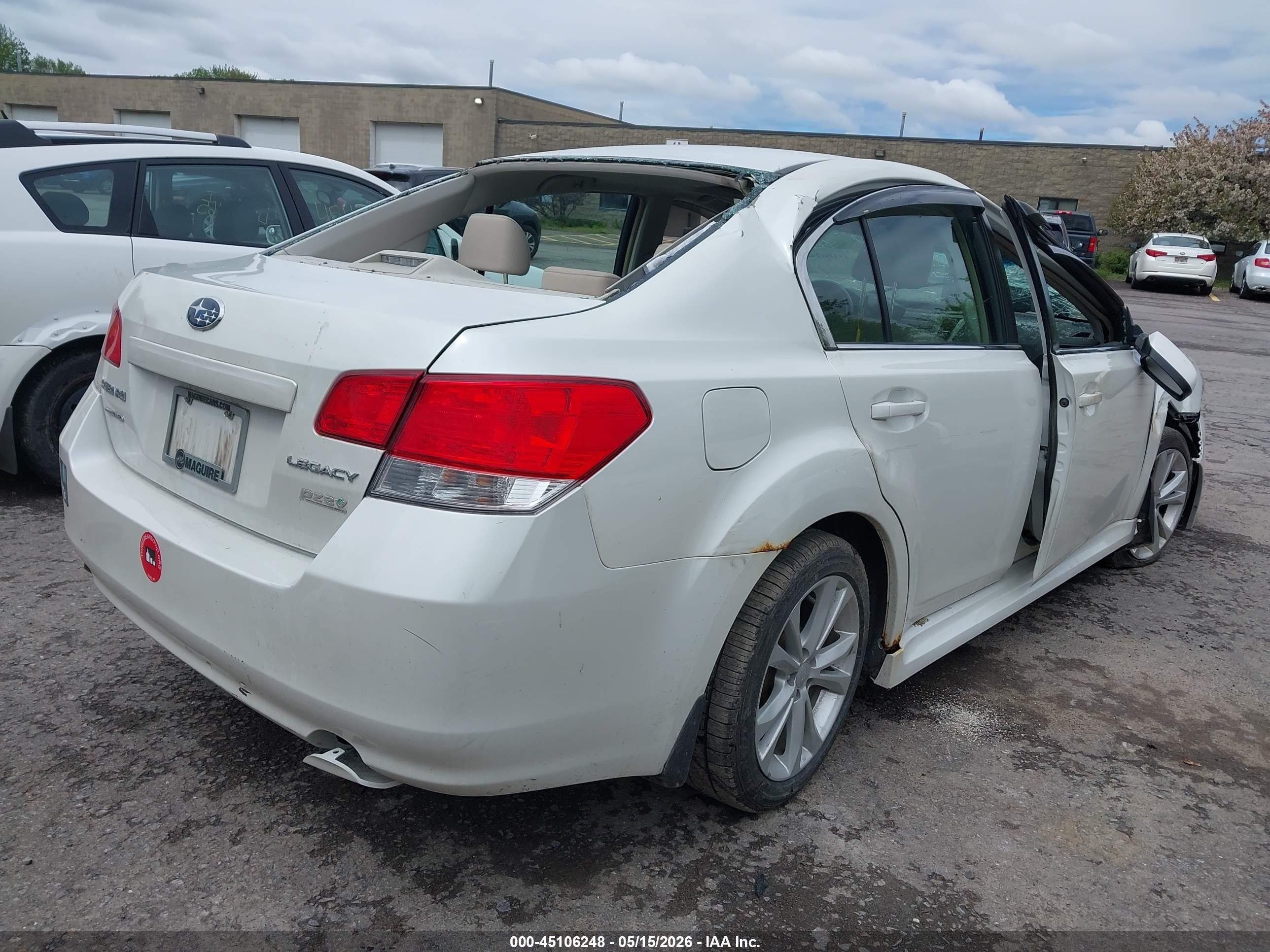 2013 Subaru Legacy 2.5i Premium White vin: 4S3BMBG64D3006276