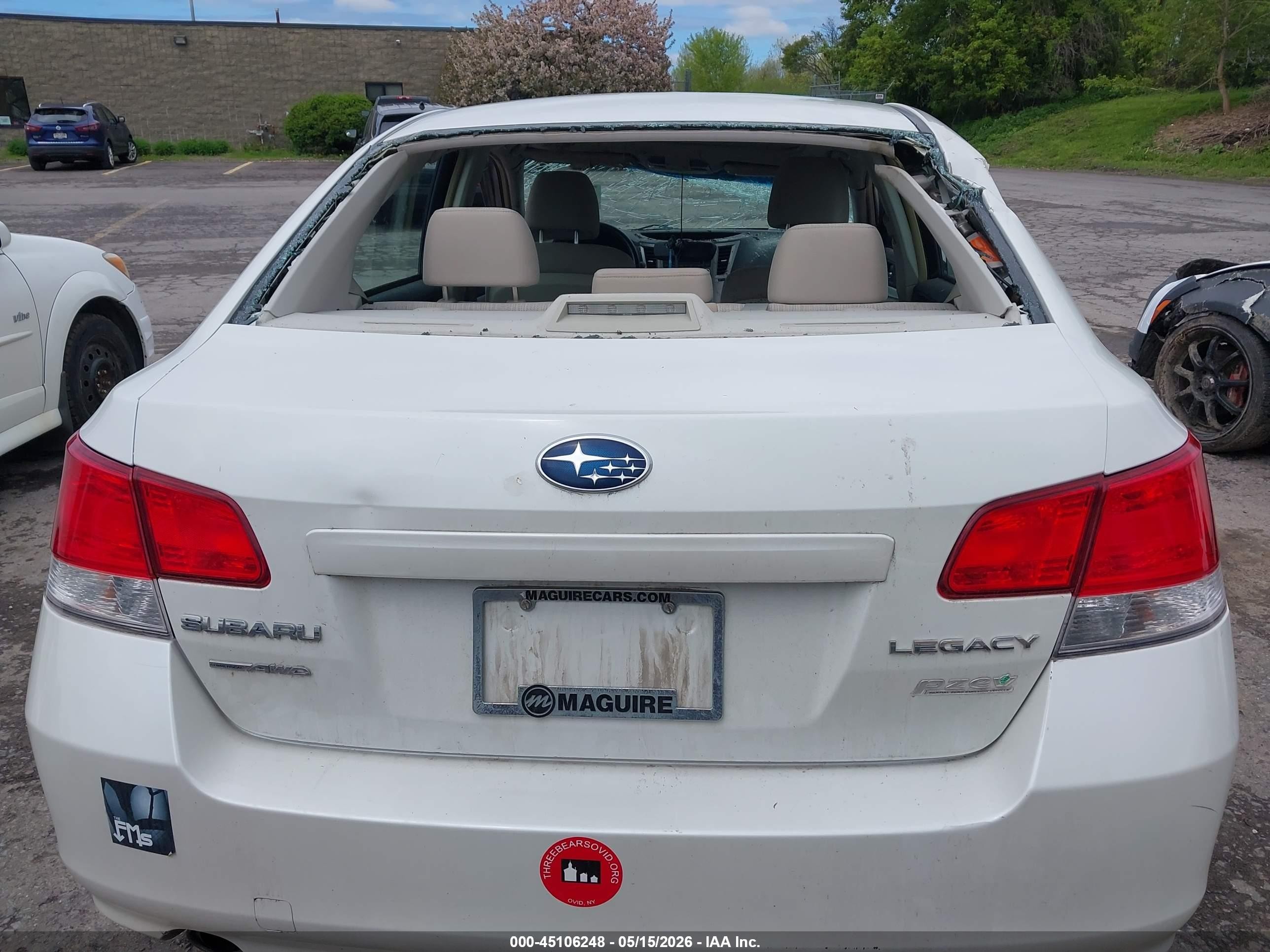 2013 Subaru Legacy 2.5i Premium White vin: 4S3BMBG64D3006276