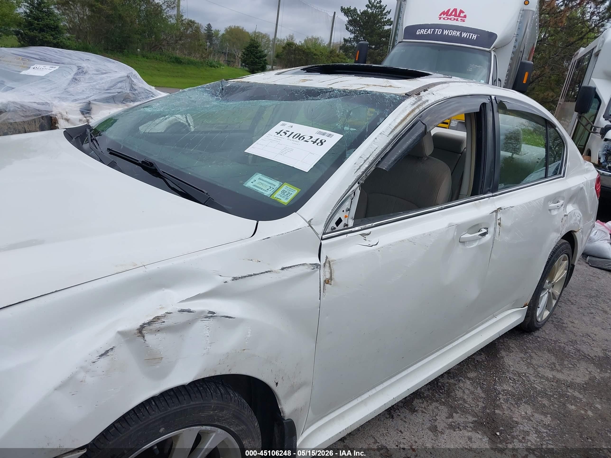 2013 Subaru Legacy 2.5i Premium White vin: 4S3BMBG64D3006276
