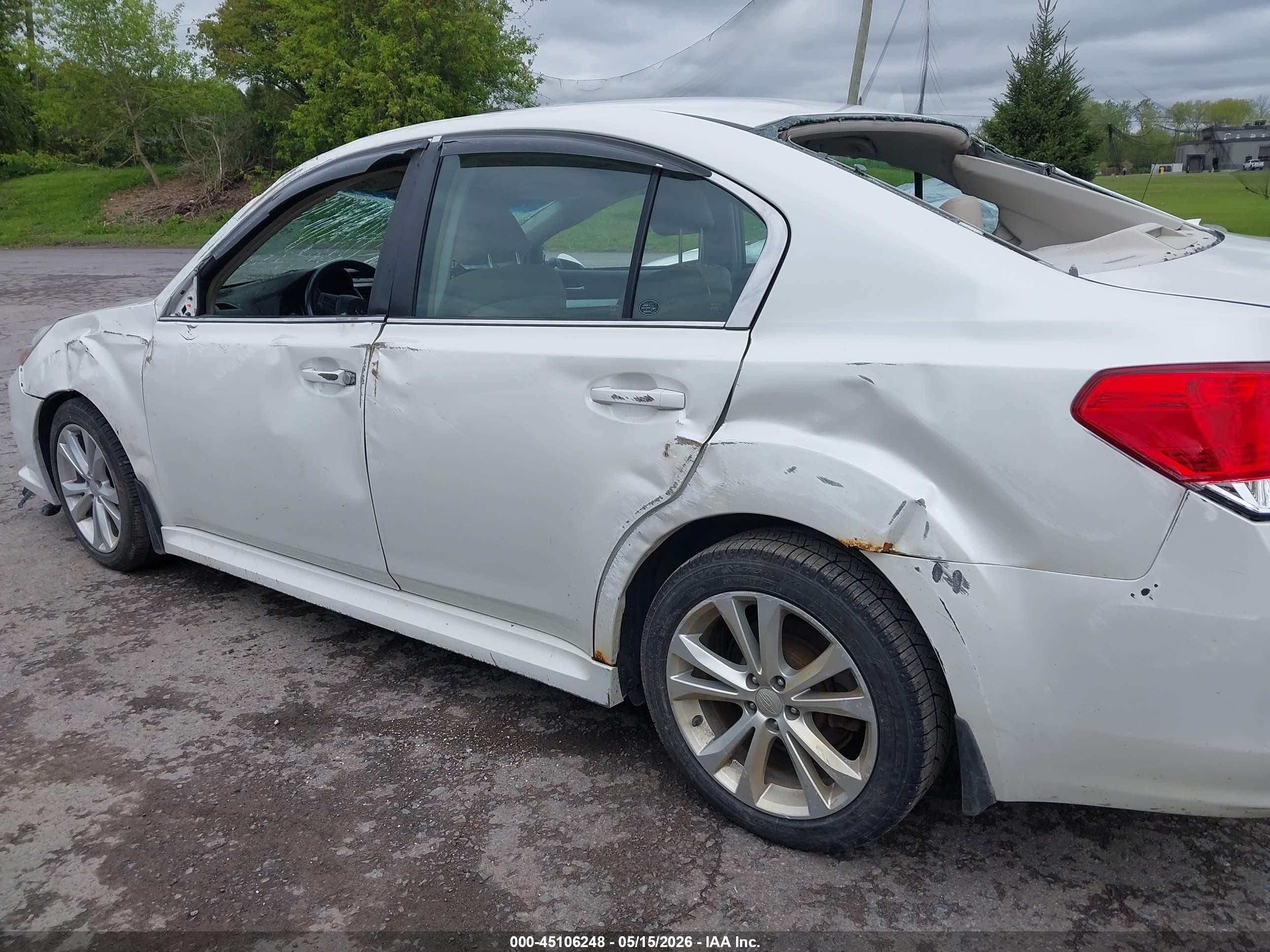 2013 Subaru Legacy 2.5i Premium White vin: 4S3BMBG64D3006276