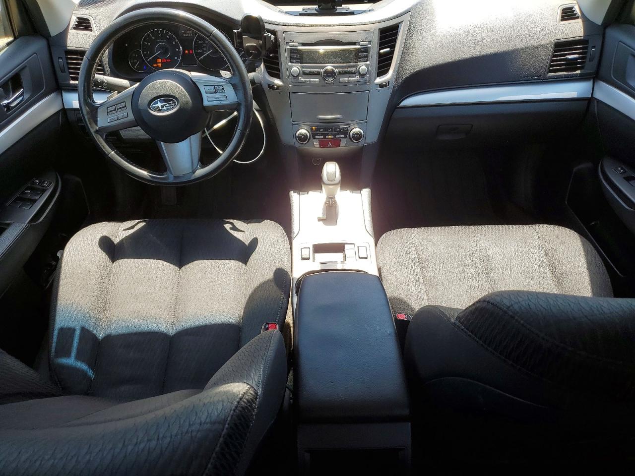 2011 Subaru Legacy 2.5i Premium Серебряный vin: 4S3BMBG65B3252444