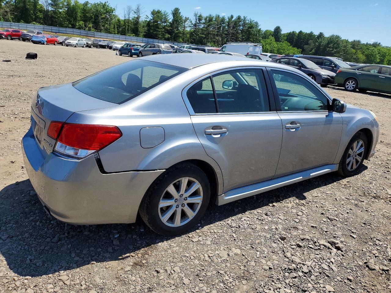 2011 Subaru Legacy 2.5i Premium Серебряный vin: 4S3BMBG65B3252444