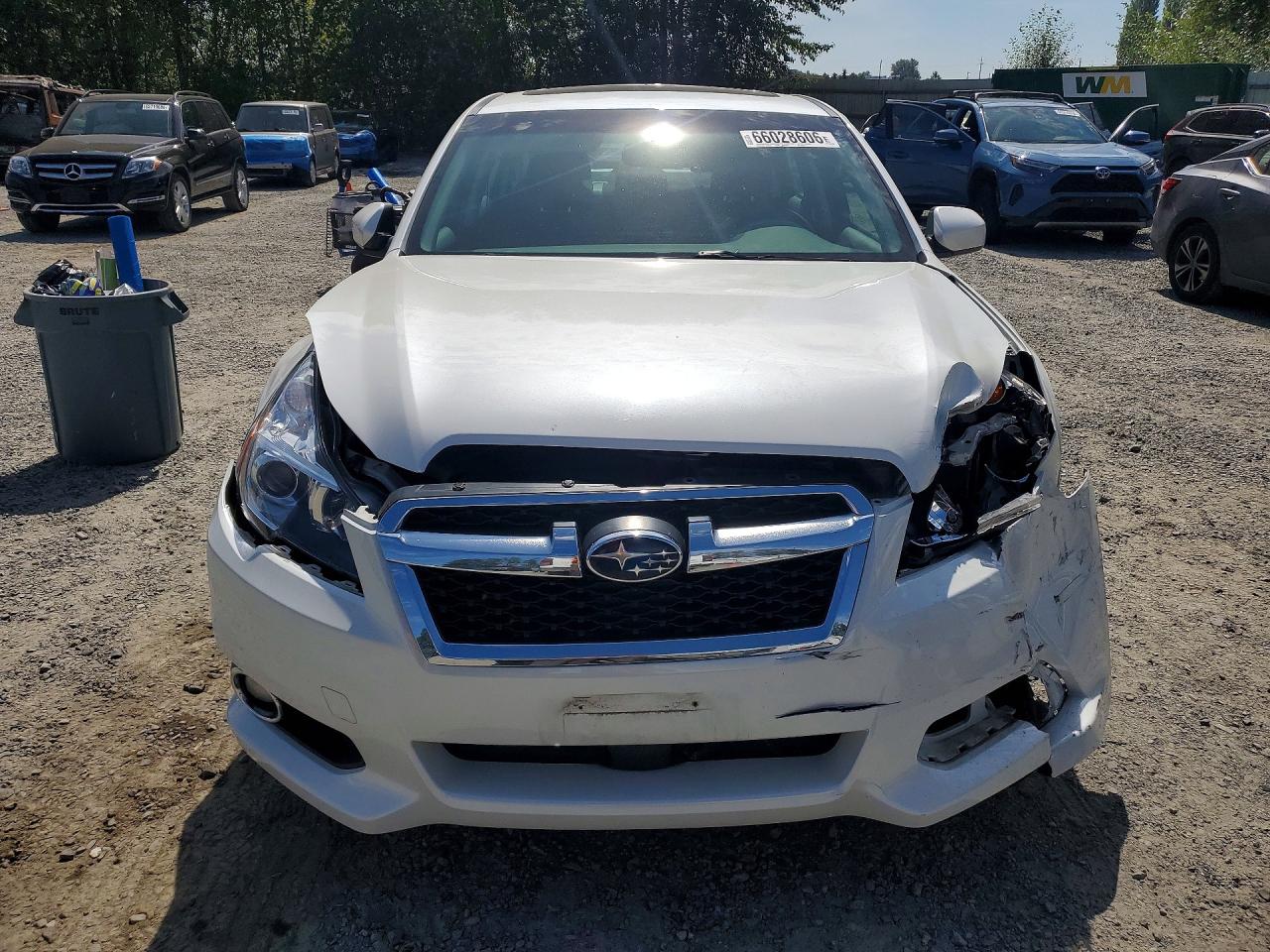 2013 Subaru Legacy 2.5i Premium White vin: 4S3BMBG65D3029372