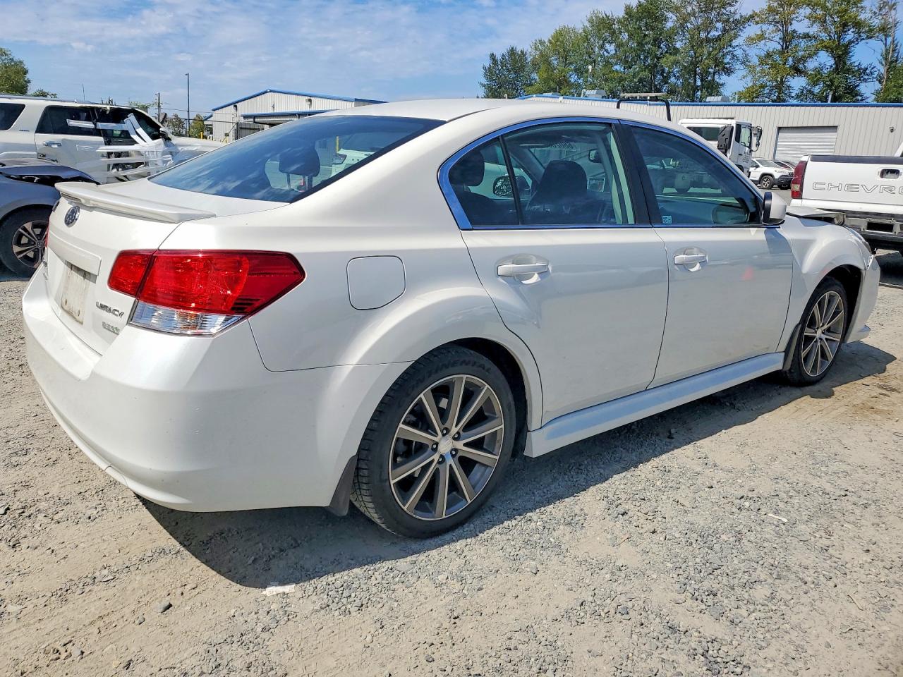 2013 Subaru Legacy 2.5i Premium White vin: 4S3BMBG65D3029372