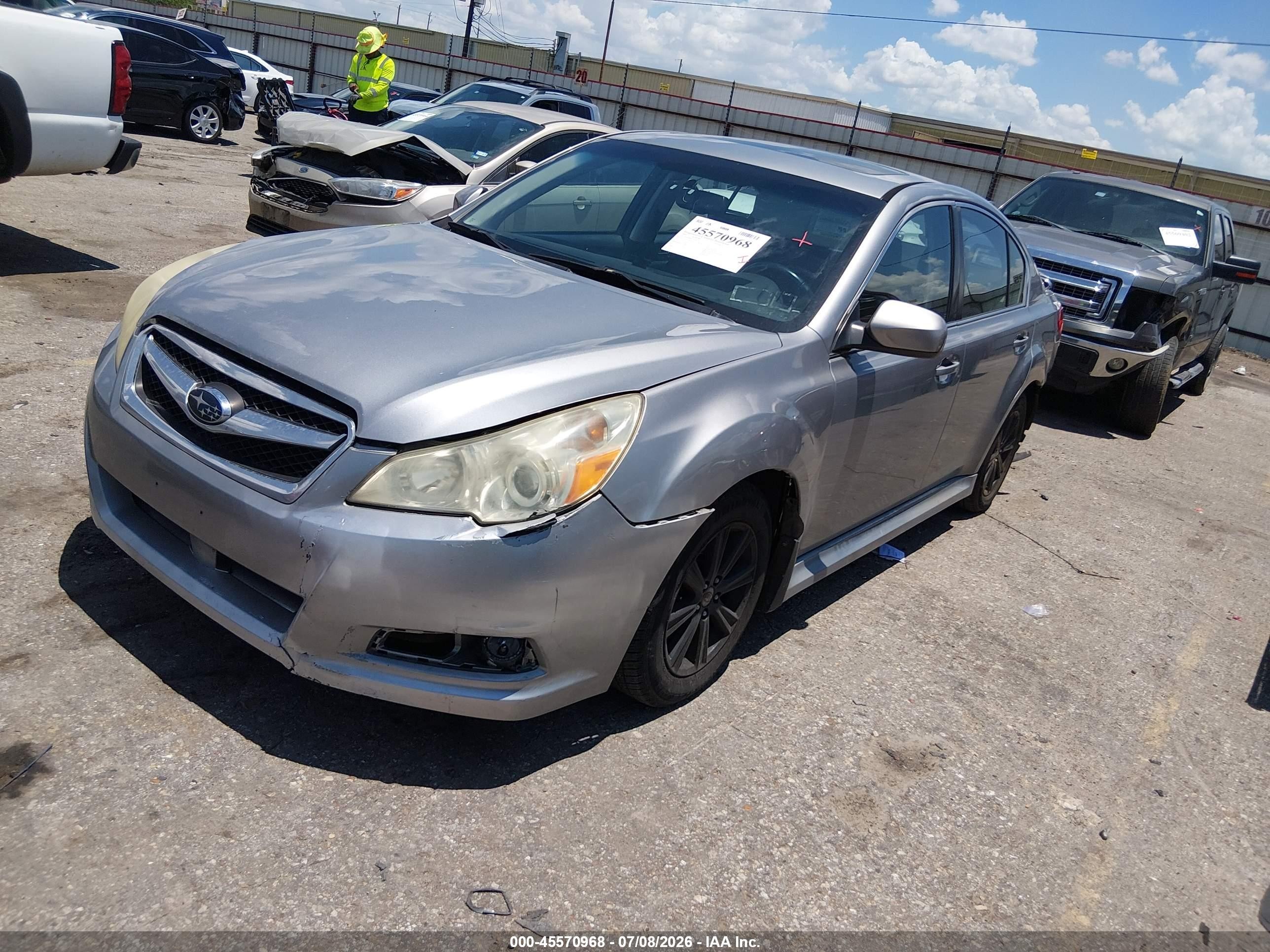 2010 Subaru Legacy 2.5i Premium Серебряный vin: 4S3BMBG67A3245445