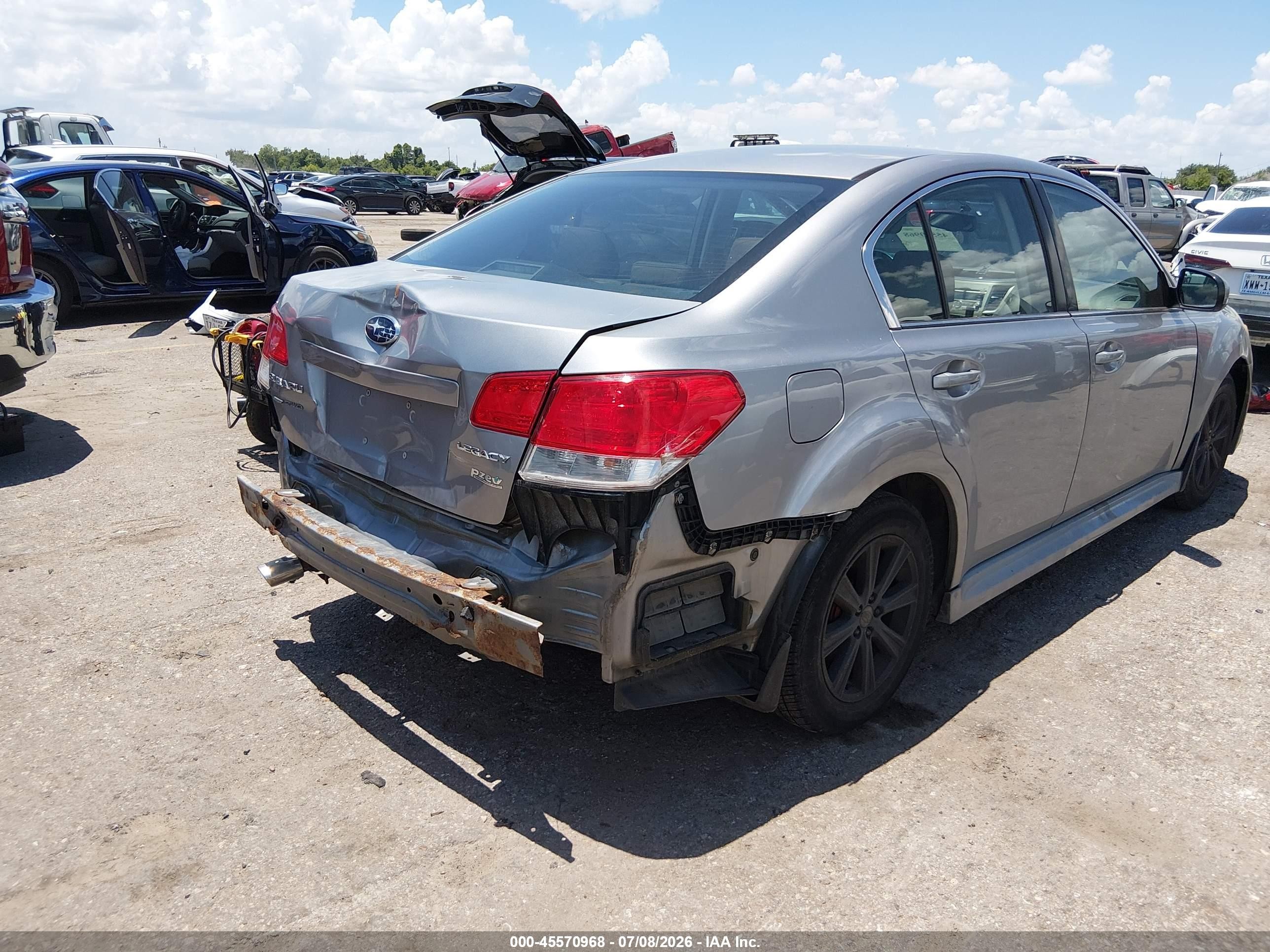 2010 Subaru Legacy 2.5i Premium Серебряный vin: 4S3BMBG67A3245445