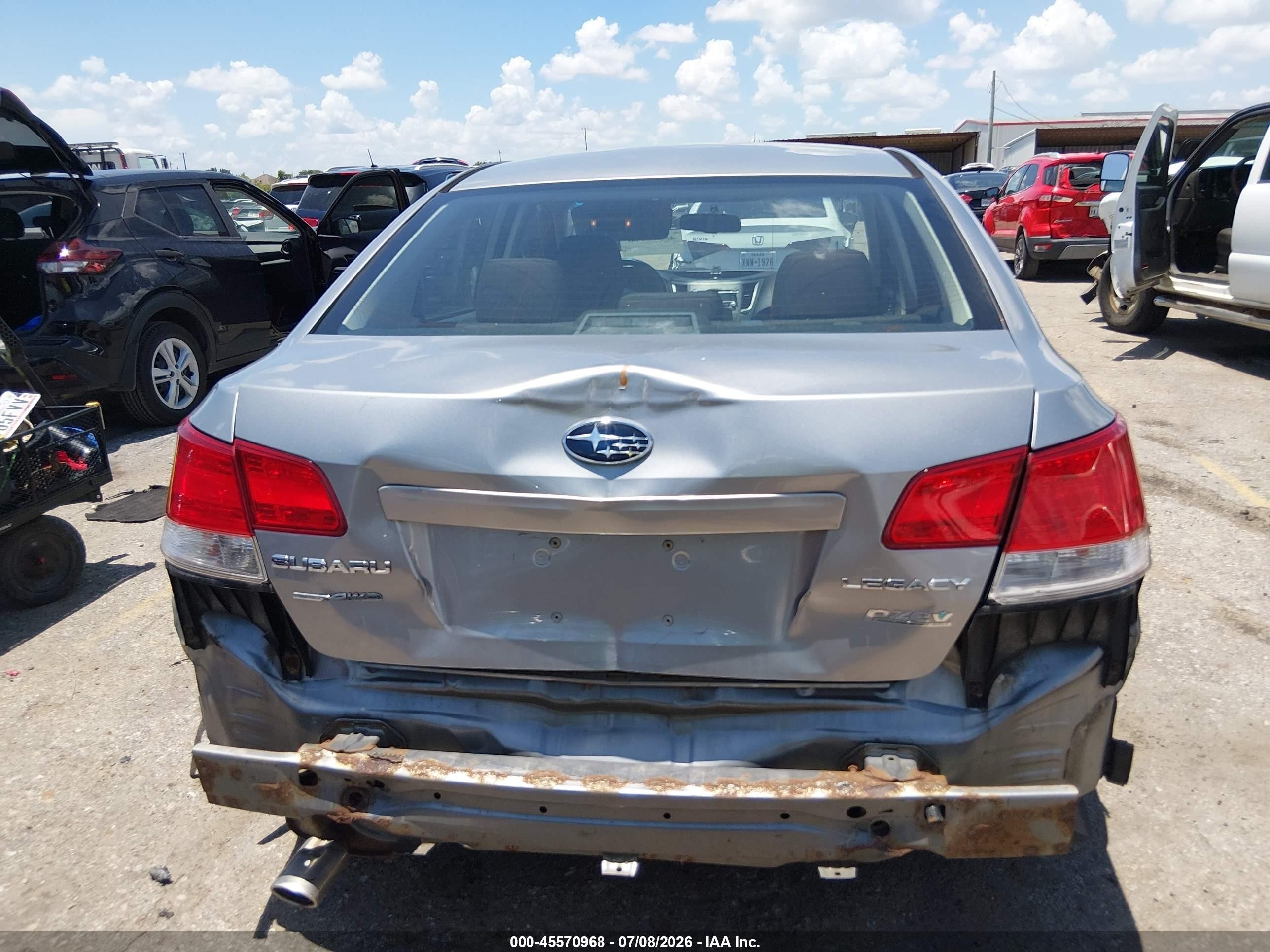 2010 Subaru Legacy 2.5i Premium Серебряный vin: 4S3BMBG67A3245445