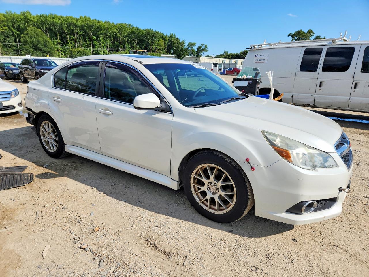 2013 Subaru Legacy 2.5i Premium Белый vin: 4S3BMBG67D3040437