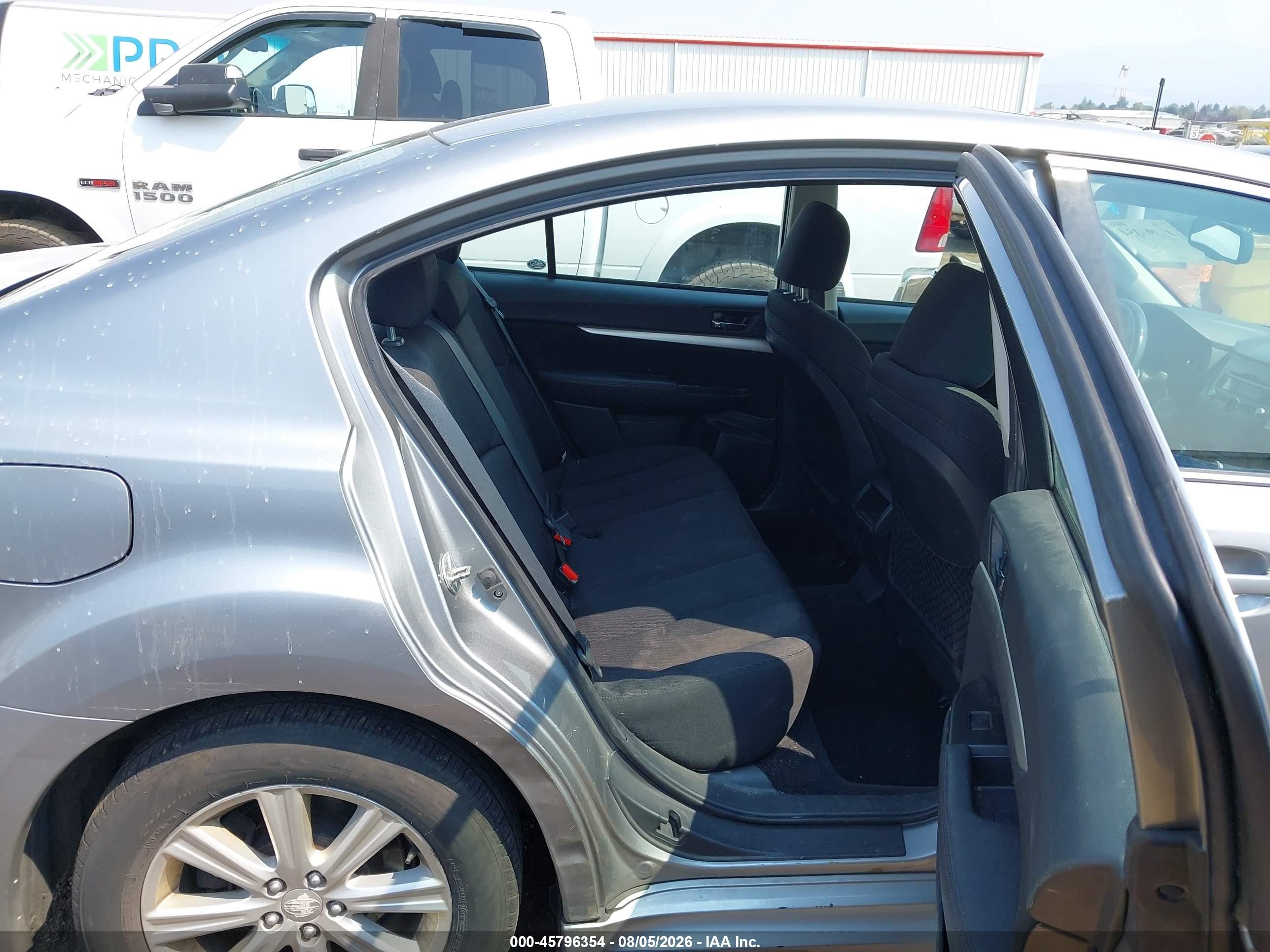 2011 Subaru Legacy 2.5i Premium Silver vin: 4S3BMBG68B3214819