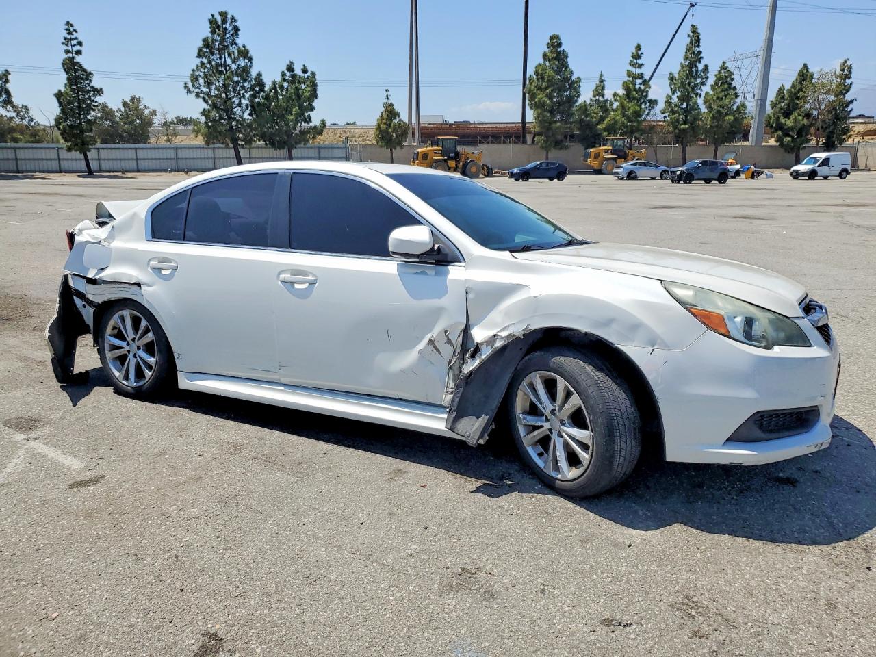 2013 Subaru Legacy 2.5i Premium White vin: 4S3BMBG68D3020696