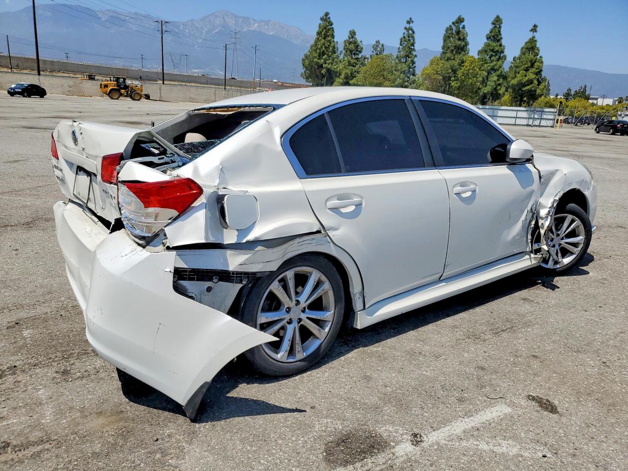 2013 Subaru Legacy 2.5i Premium White vin: 4S3BMBG68D3020696