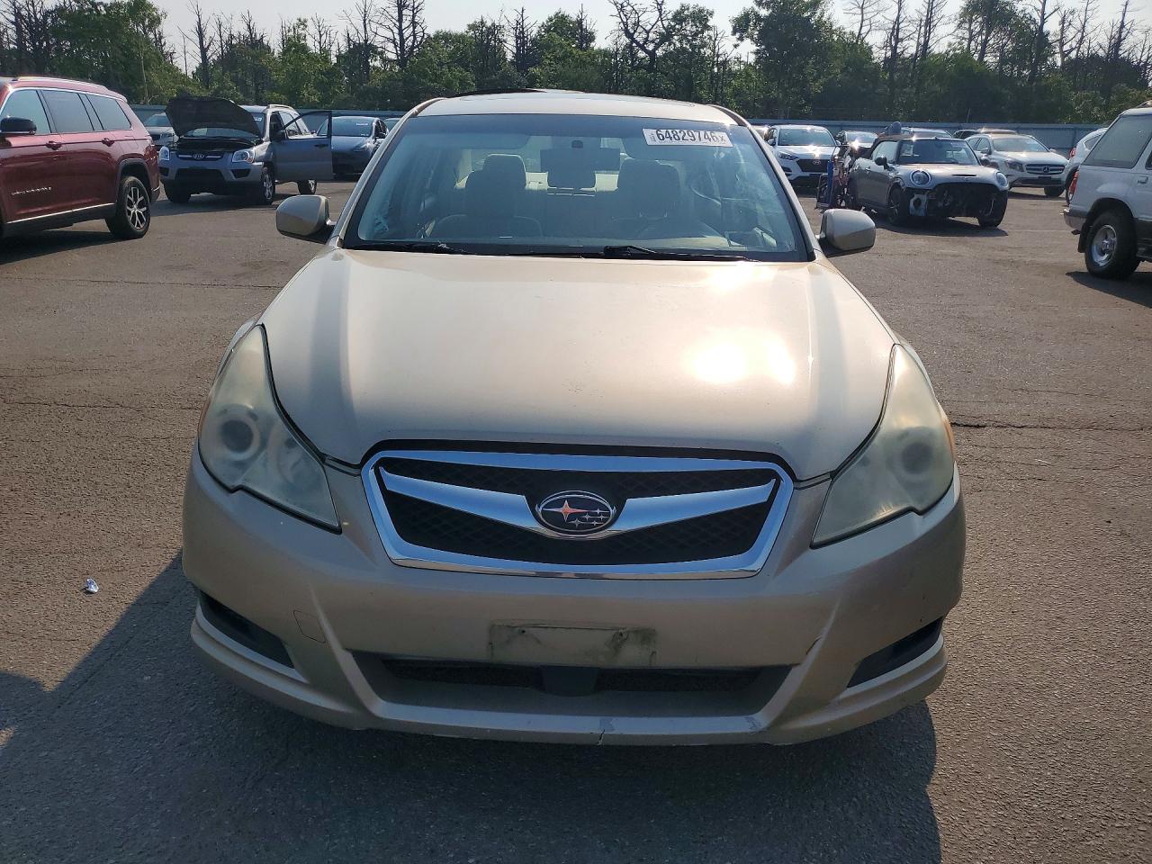 2010 Subaru Legacy 2.5i Premium Tan vin: 4S3BMBG69A3210888