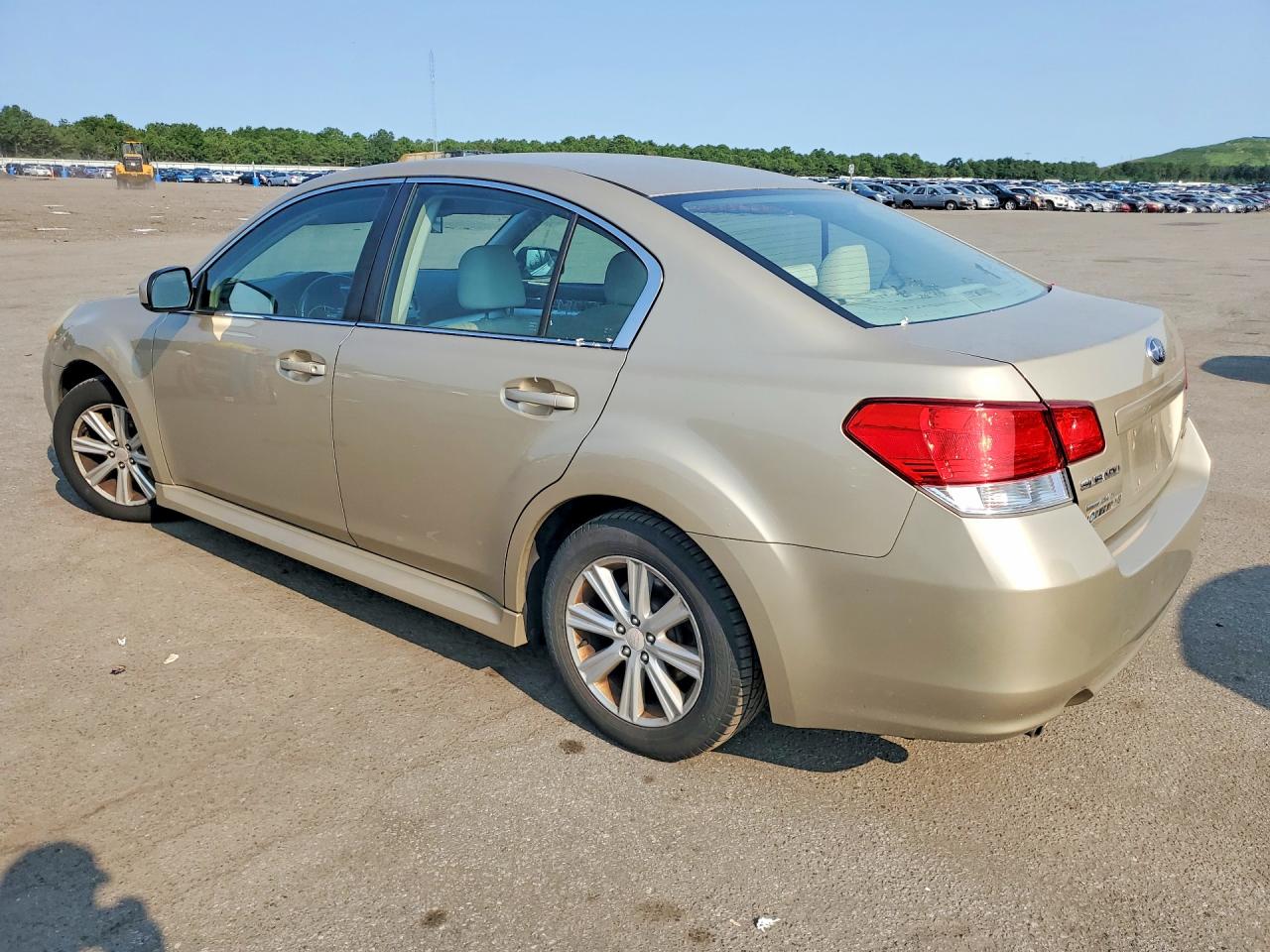 2010 Subaru Legacy 2.5i Premium Tan vin: 4S3BMBG69A3210888