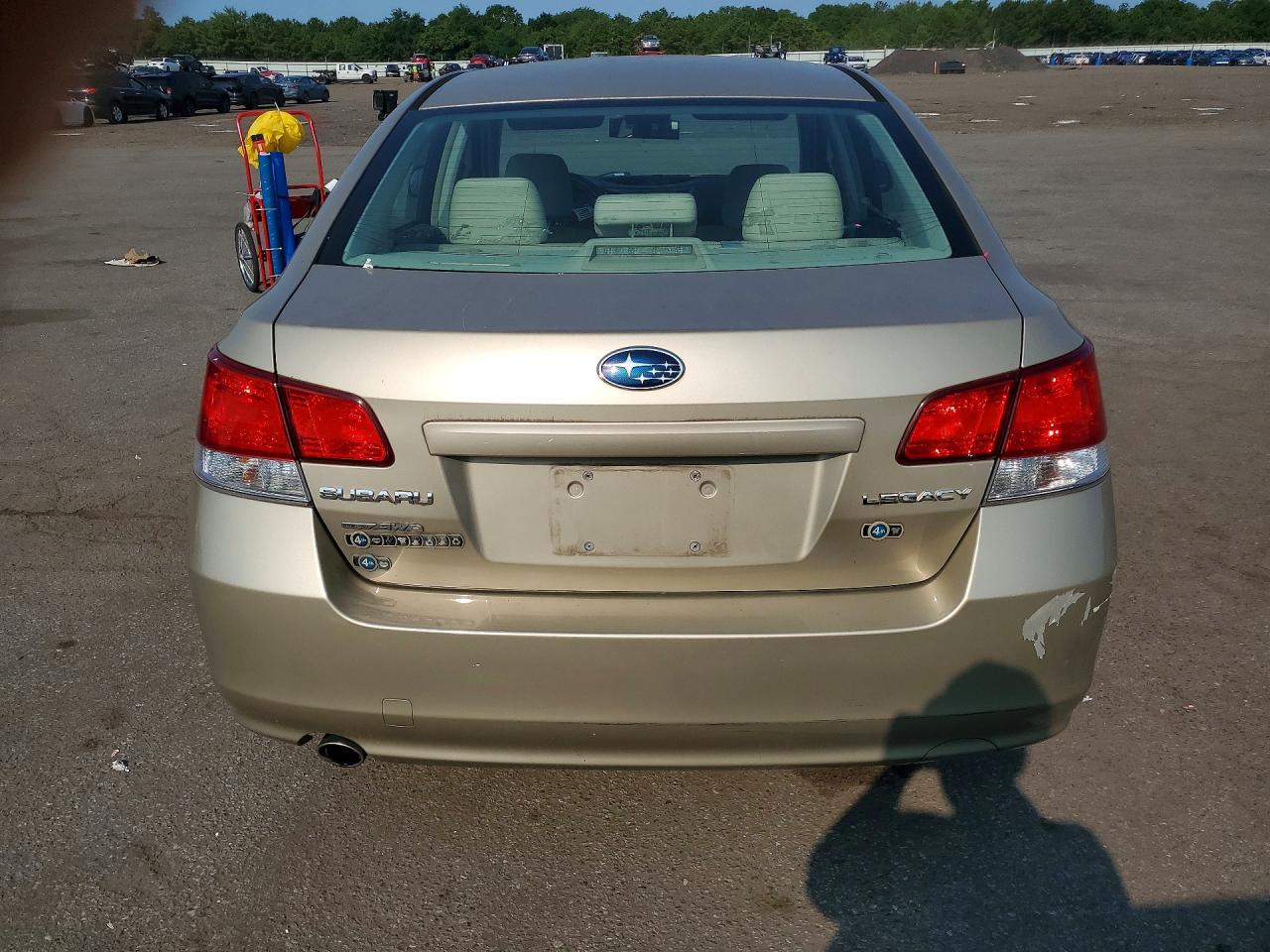 2010 Subaru Legacy 2.5i Premium Tan vin: 4S3BMBG69A3210888