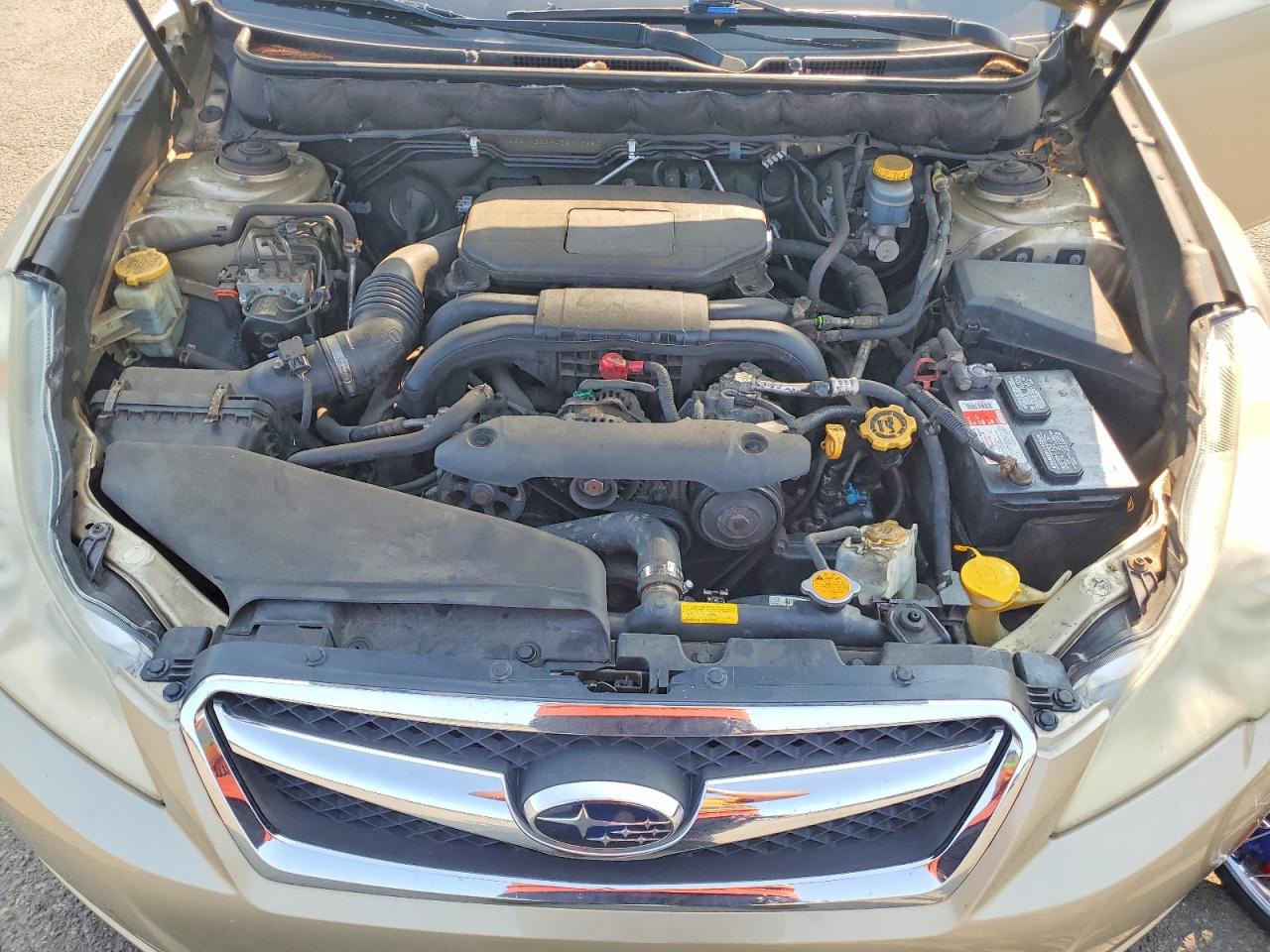 2010 Subaru Legacy 2.5i Premium Tan vin: 4S3BMBG69A3210888