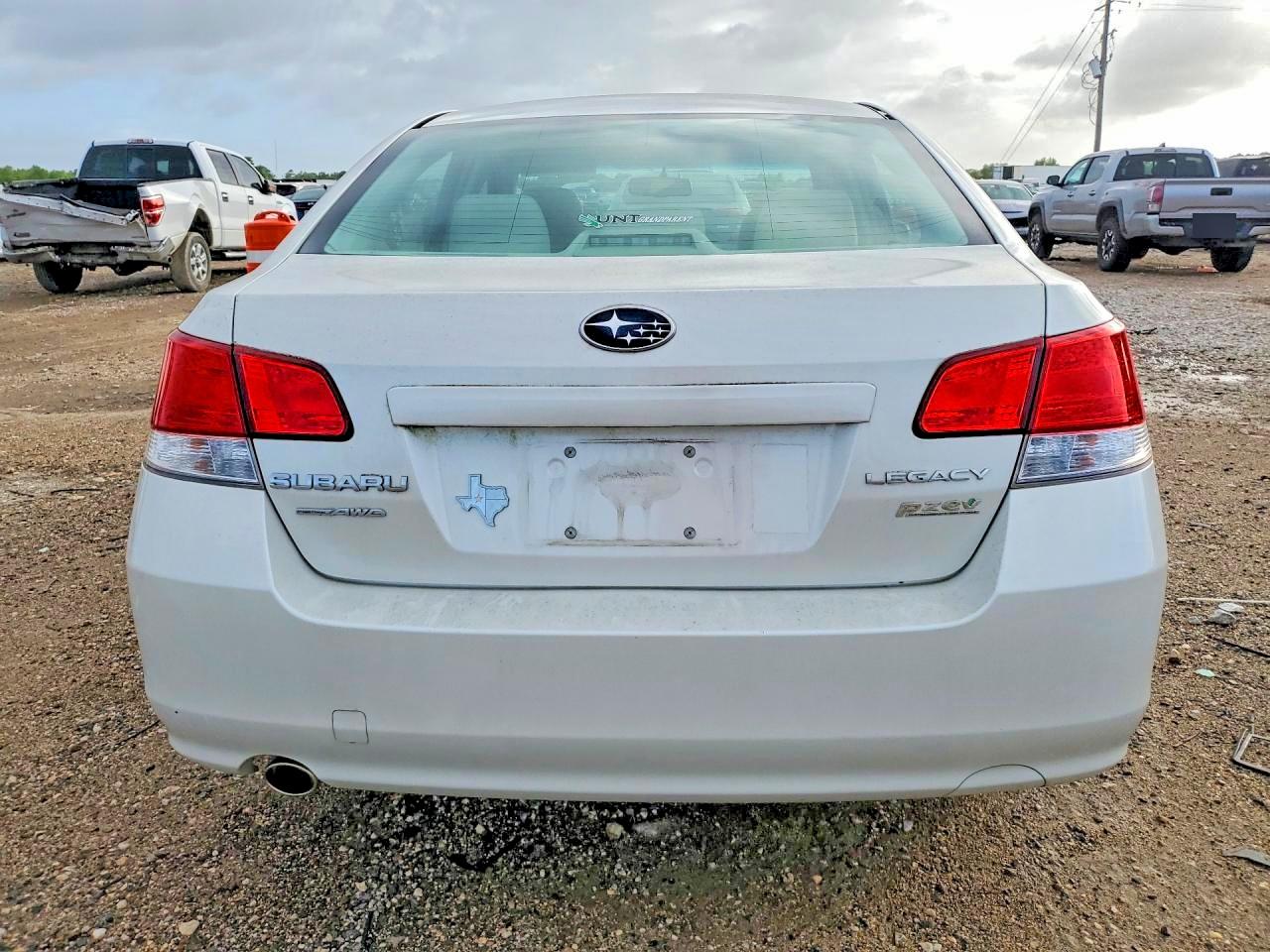 2011 Subaru Legacy 2.5i Premium White vin: 4S3BMBG69B3241866