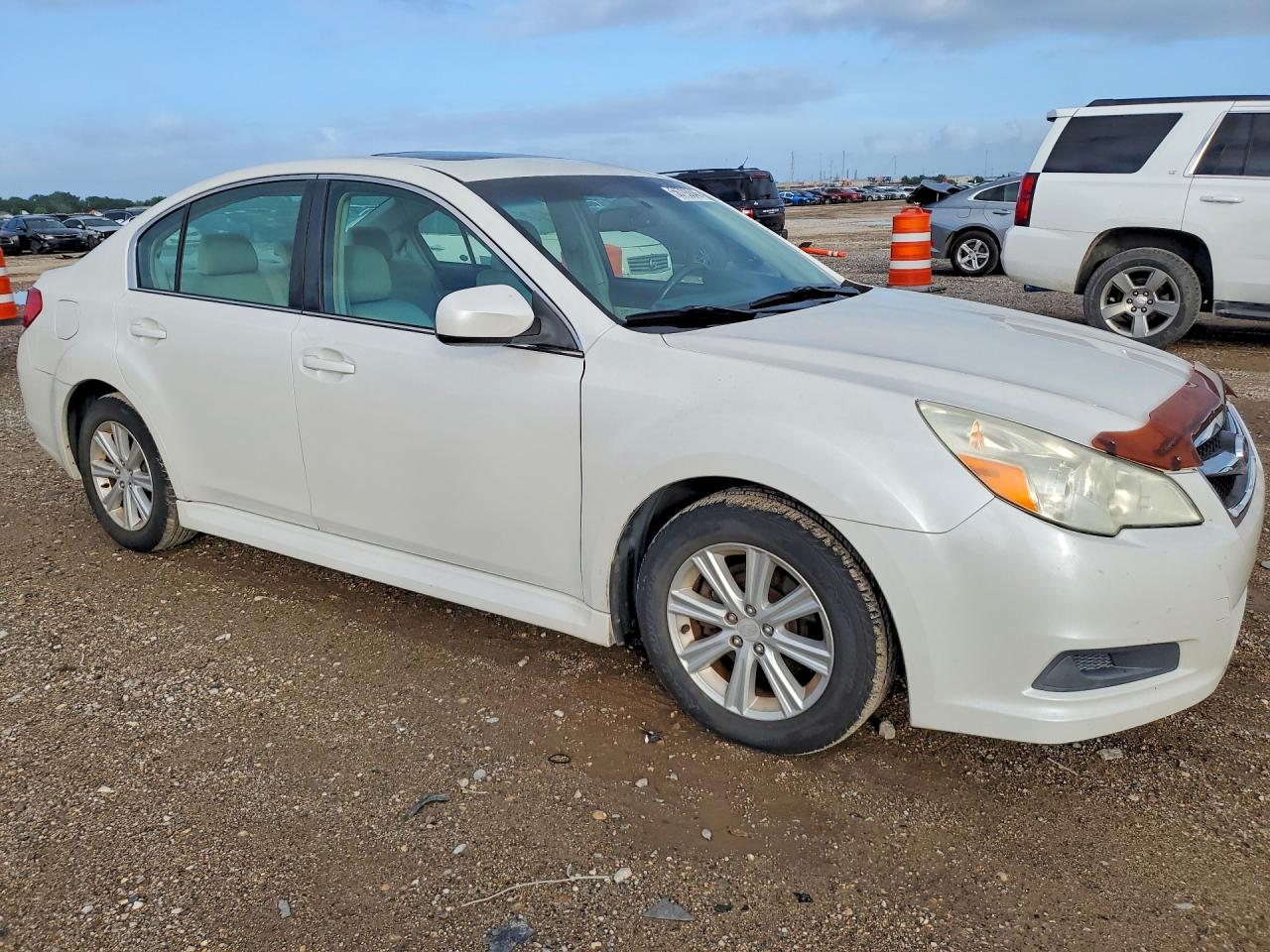 2011 Subaru Legacy 2.5i Premium White vin: 4S3BMBG69B3241866