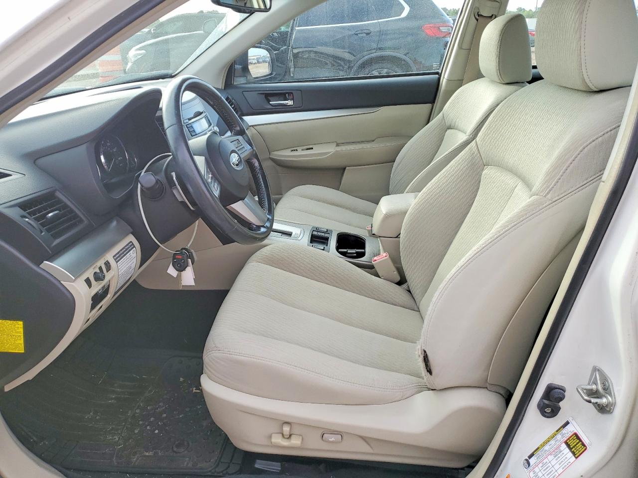 2011 Subaru Legacy 2.5i Premium White vin: 4S3BMBG69B3241866