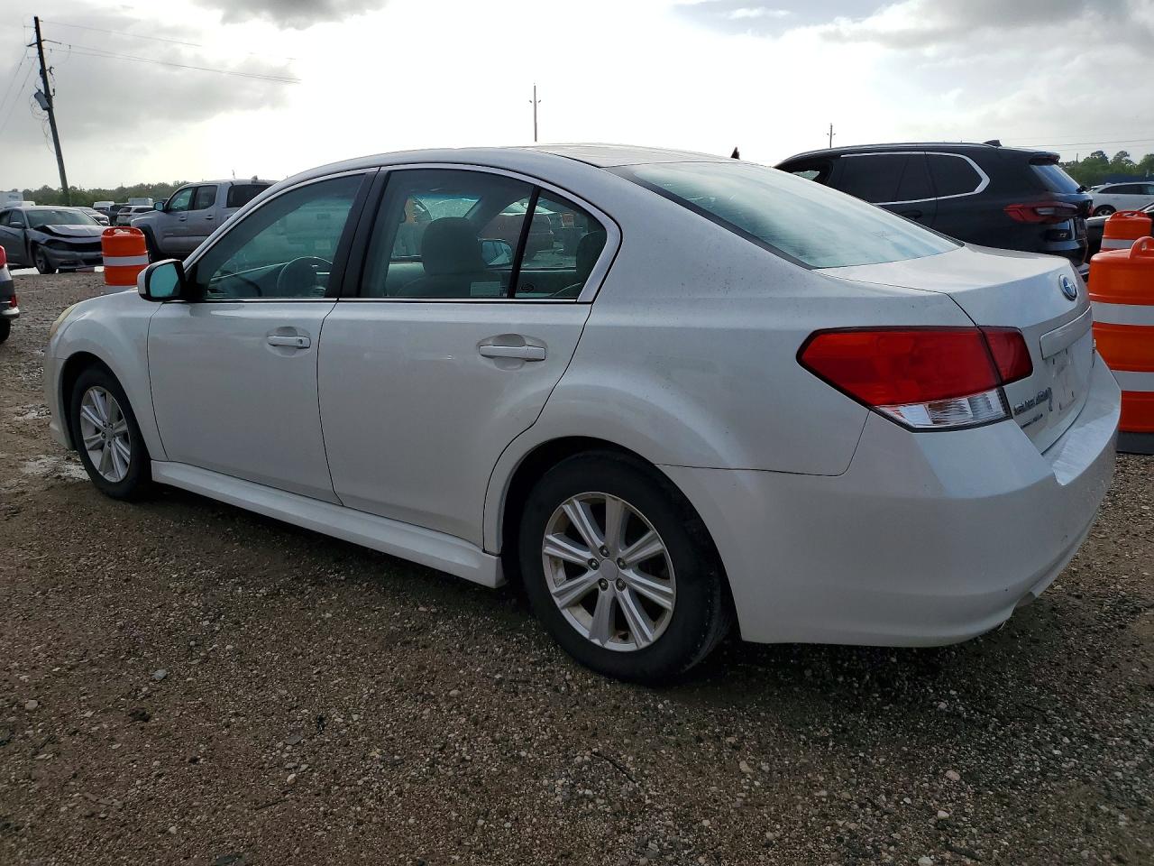 2011 Subaru Legacy 2.5i Premium White vin: 4S3BMBG69B3241866