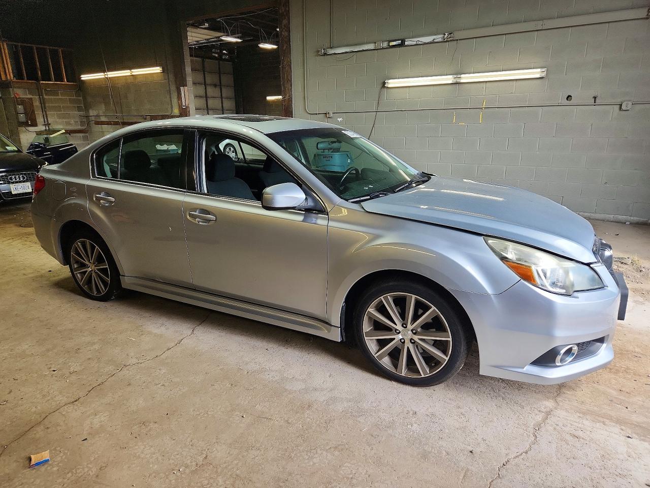 2013 Subaru Legacy 2.5i Premium Silver vin: 4S3BMBG6XD3042263
