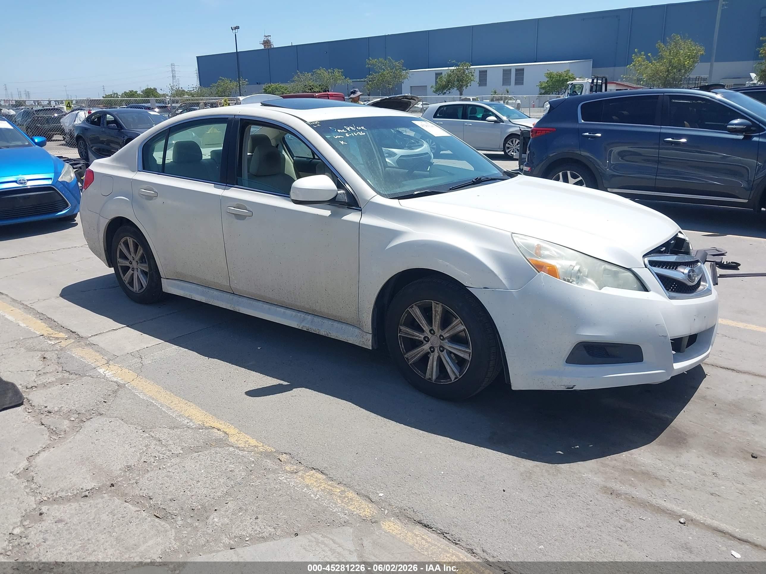 2010 Subaru Legacy 2.5i Premium White vin: 4S3BMBH64A3219206